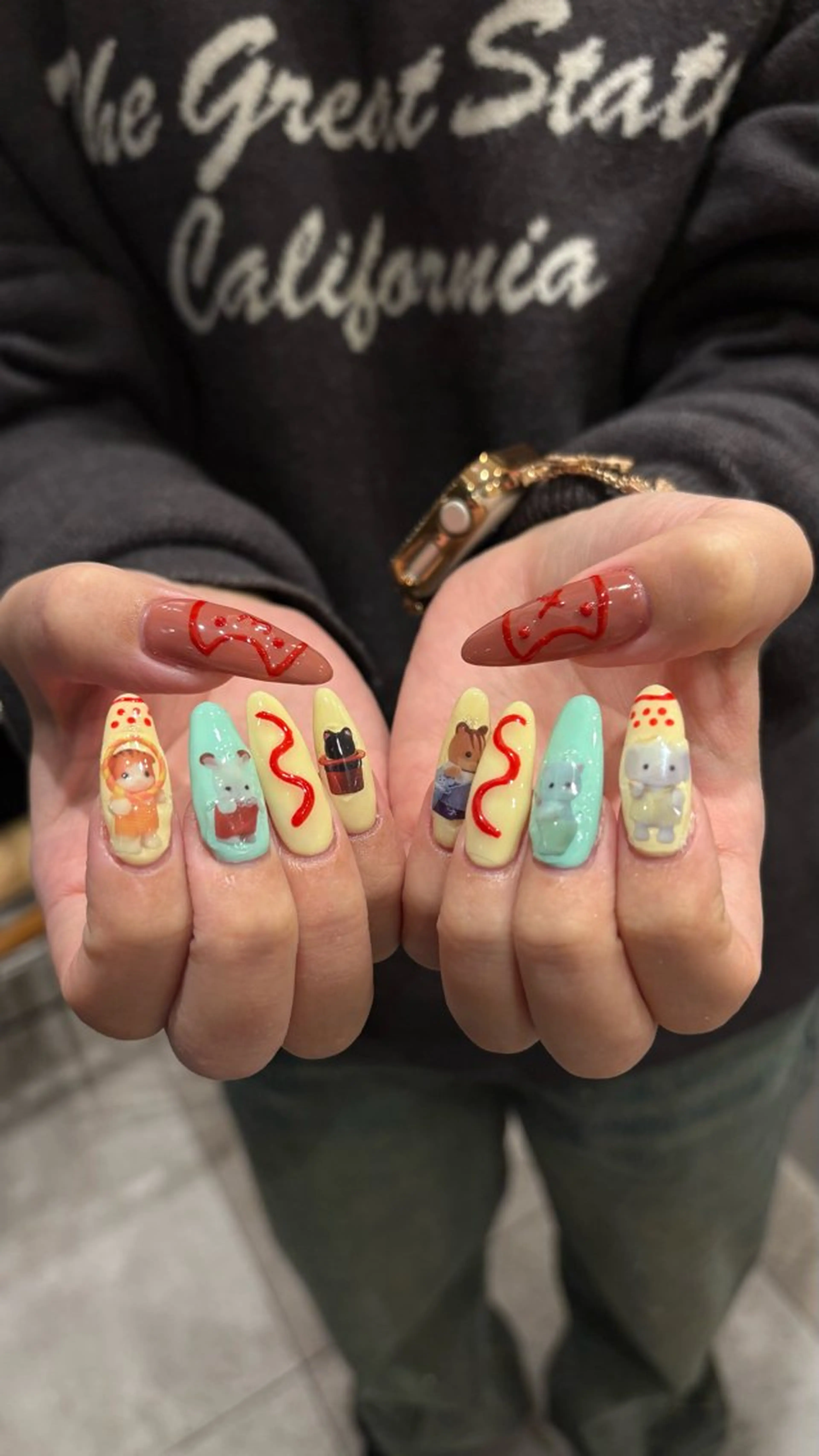 ネイル しおん🎶立川｜ひと 癖ニュアンス｜個性派のネイルデザイン