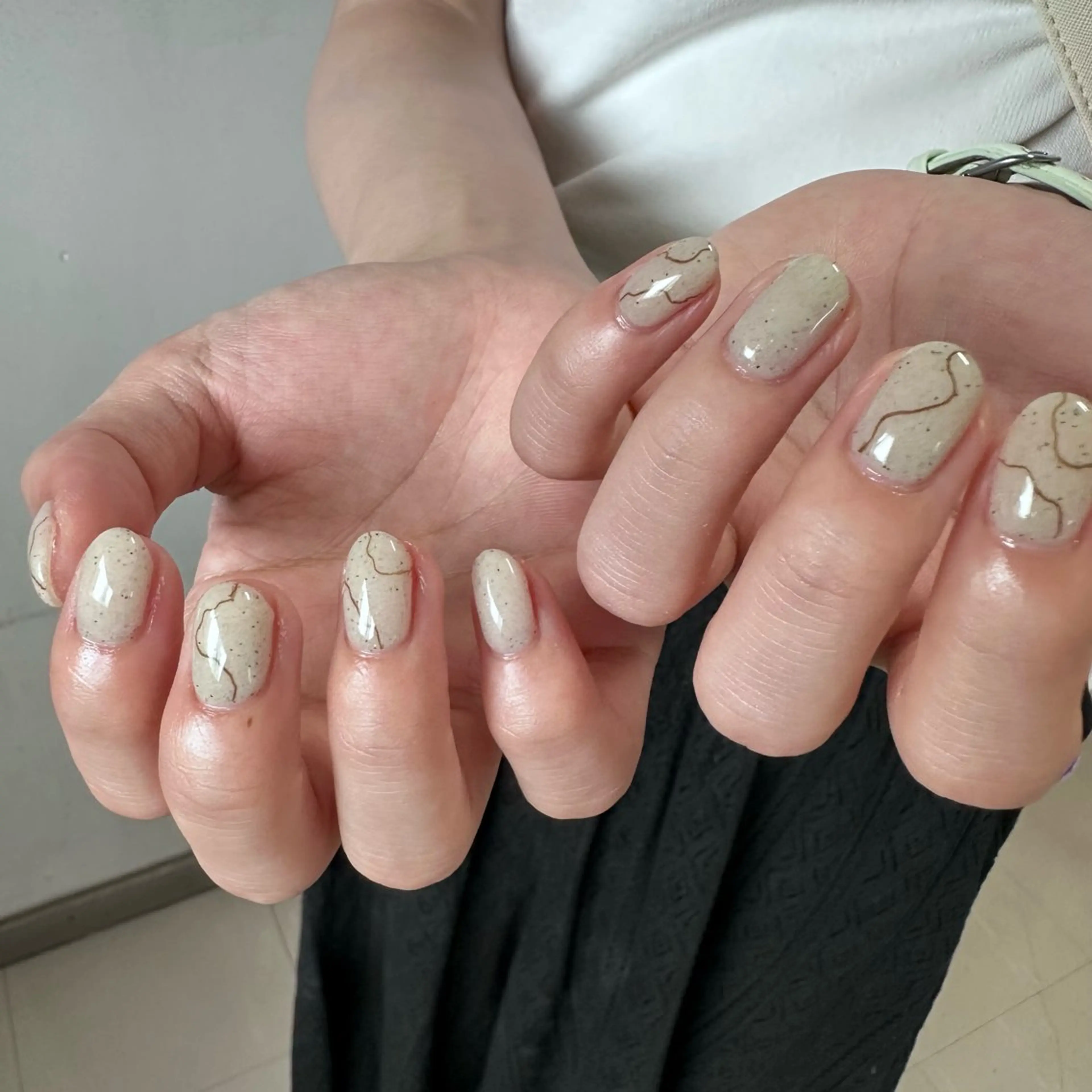 ネイル ハンドネイル 𝗺𝗮𝗸𝗶 .のネイルデザイン