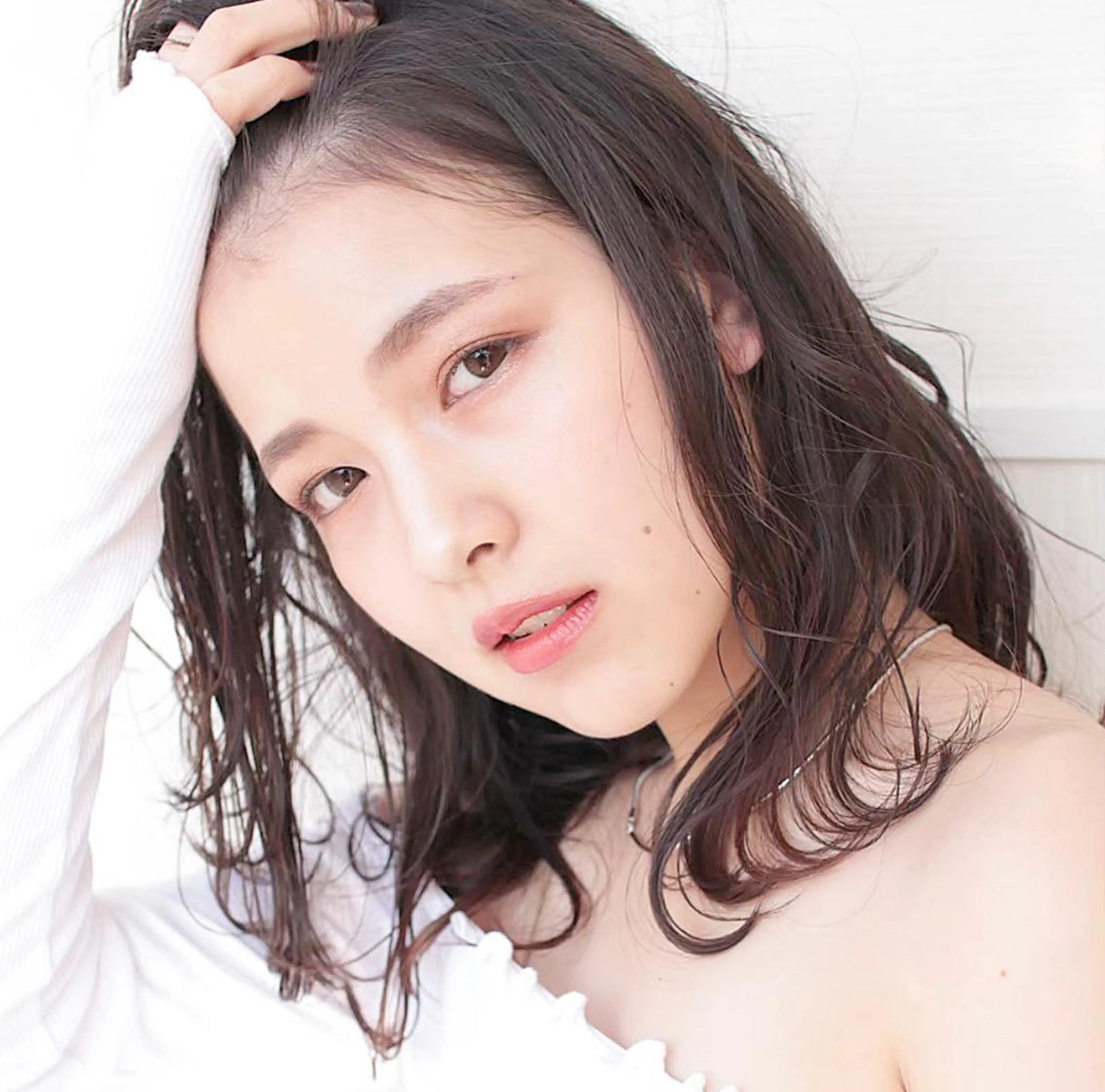 ロング カラー 透明感カラー ANLY.meijijingumae所属・レイヤーカット/ 前髪顔周りカットのヘアスタイル