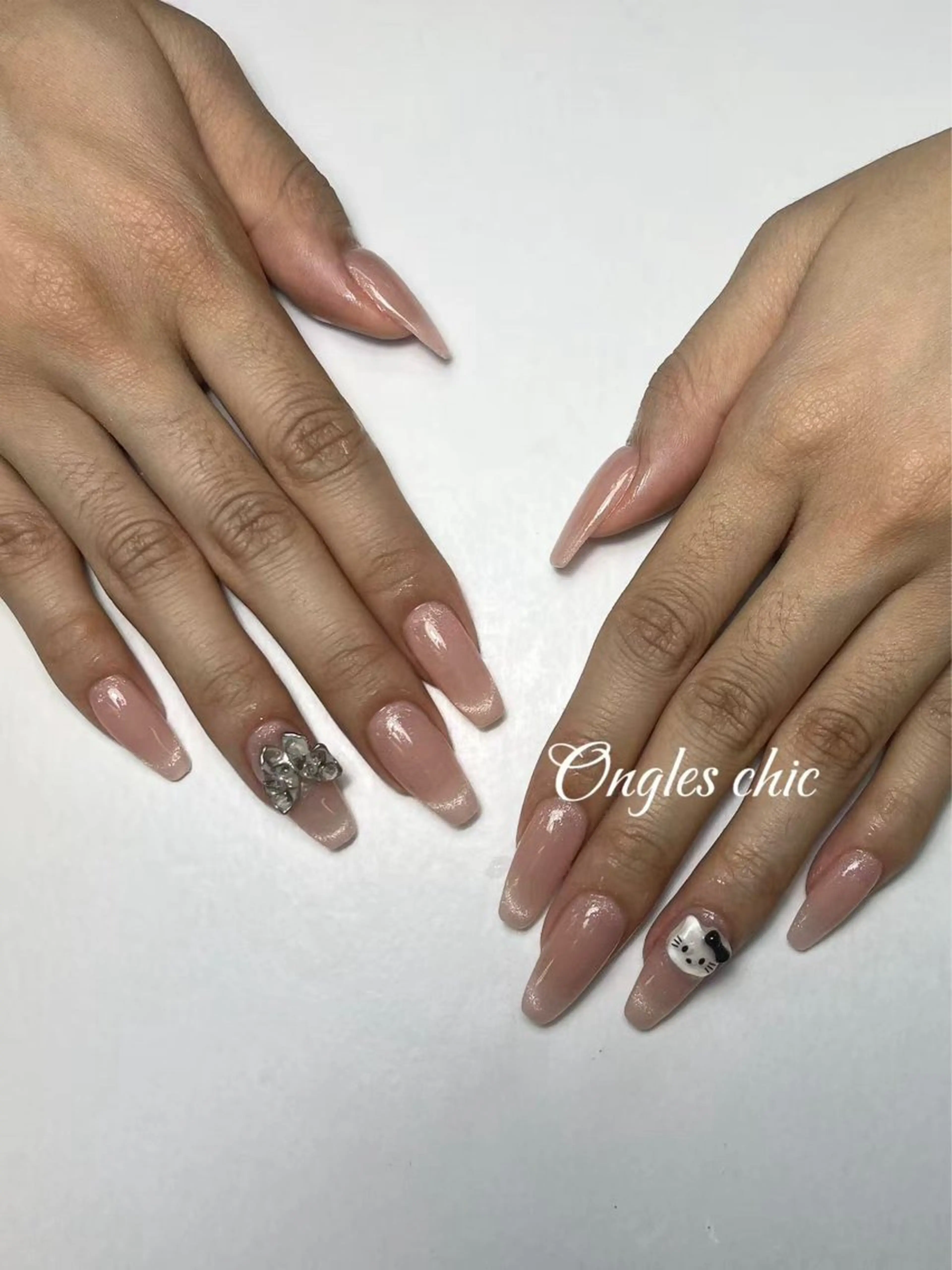 ネイル ハンドネイル ongles chicのネイルデザイン
