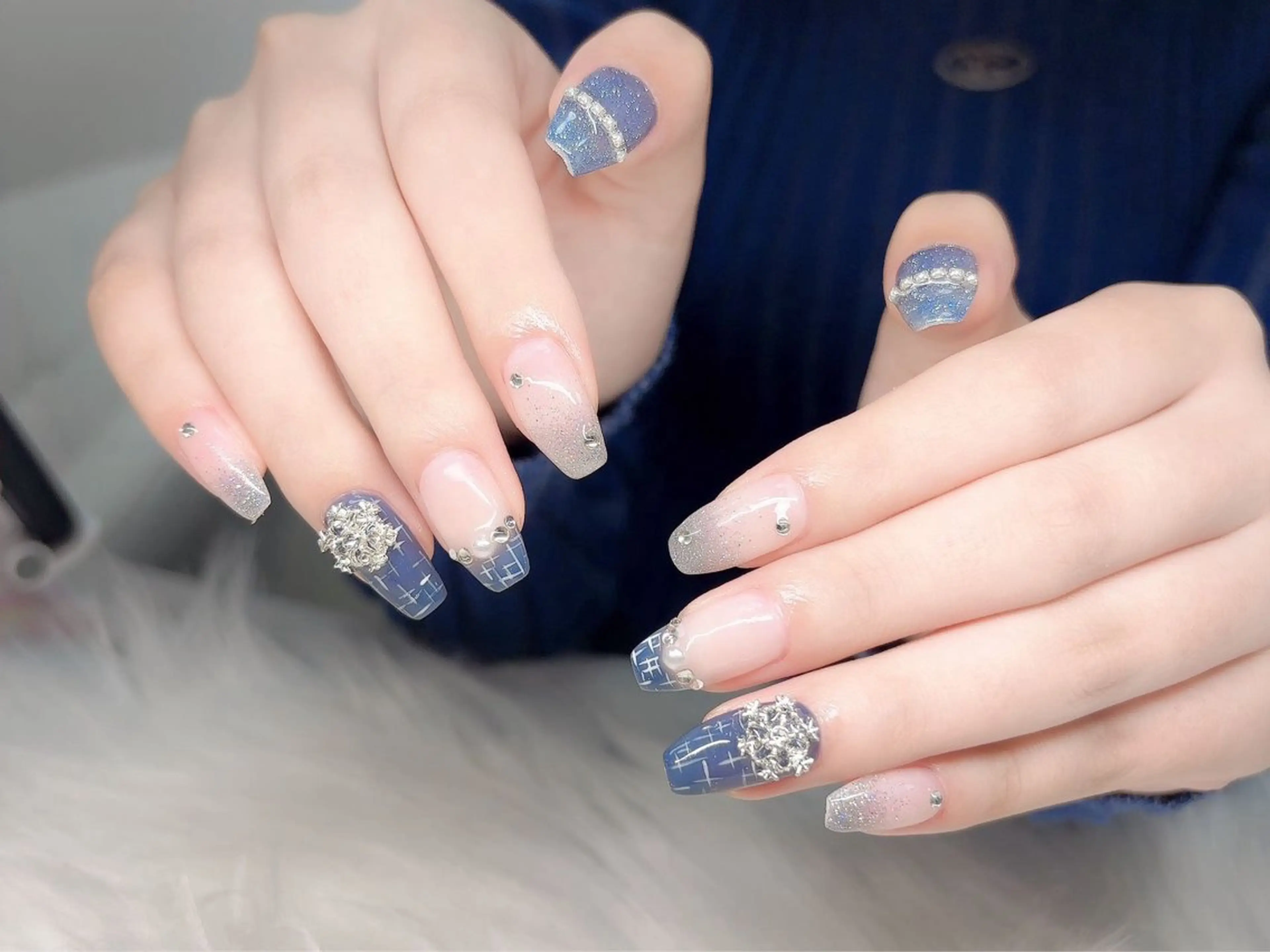 ネイル オーロラネイル 長さ出し フラッシュネイル フレンチネイル ジェルネイル ハンドネイル ETERNA Nail 銀座店【パラジェル/フィルイン/チップ長さだし/マグネット/ニュアンス】所属・ア カリのネイルデザイン