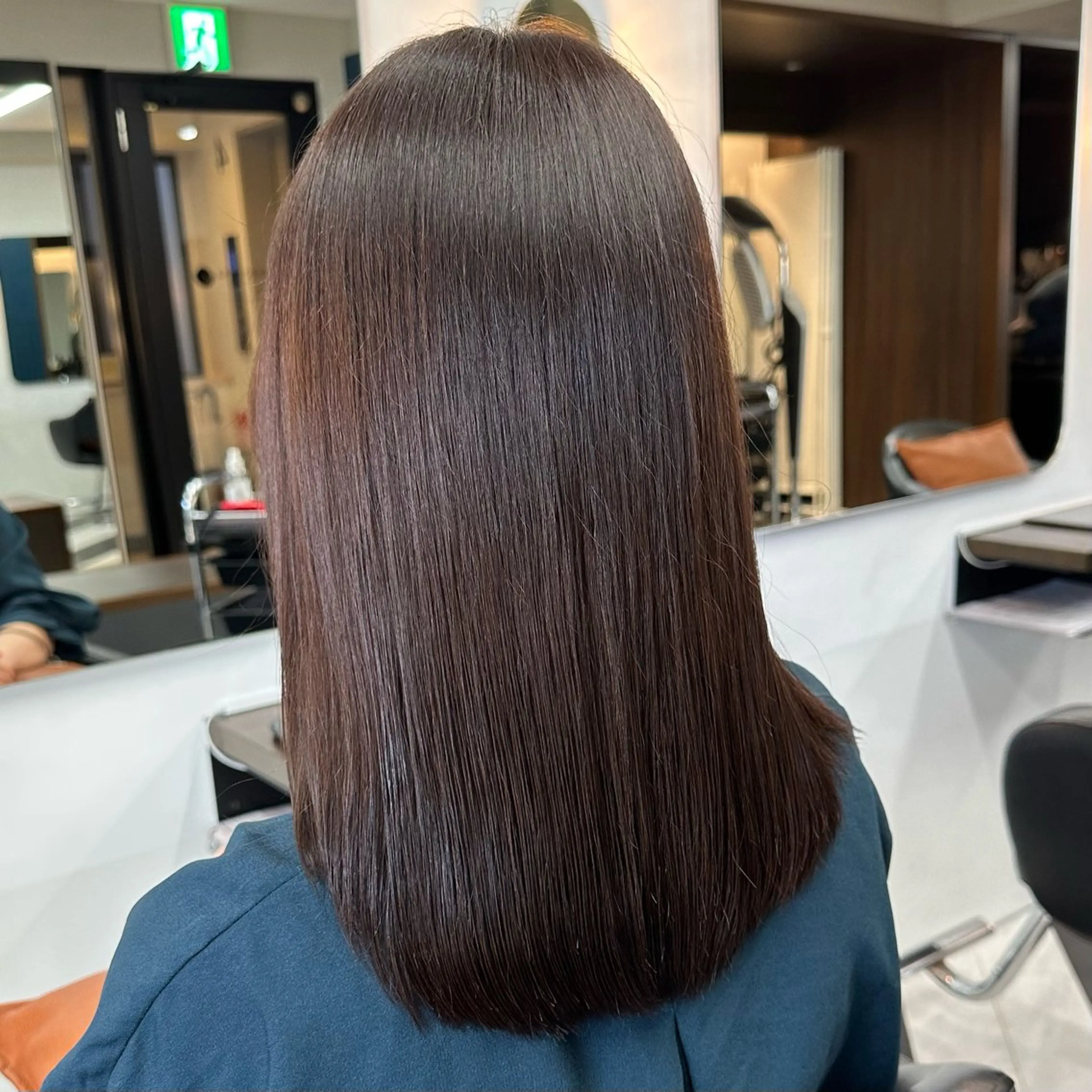 セミロング カラー 守屋 寿哉のヘアスタイル