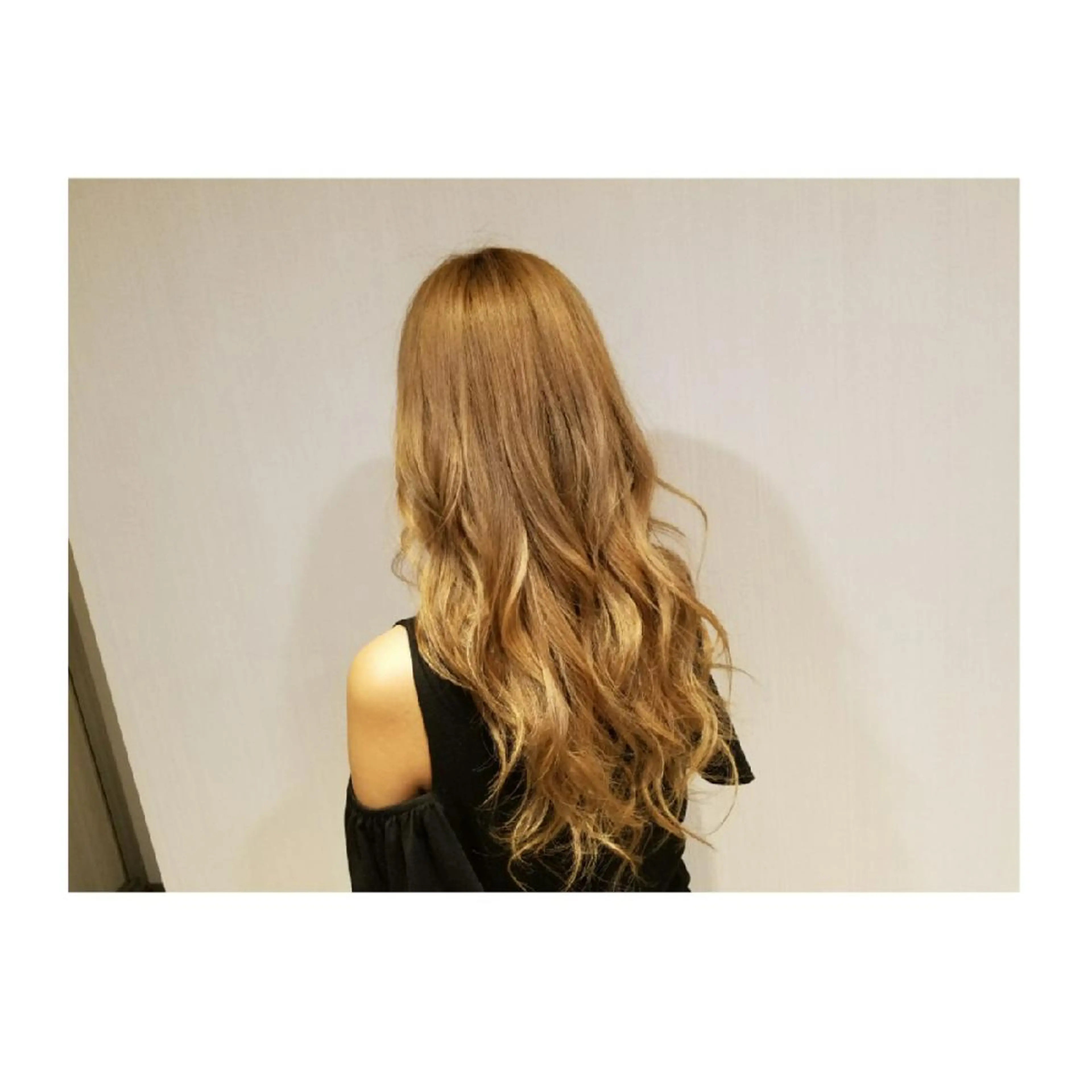 ロング カラー ブリーチ ブロンド Luana 矢場町のヘアスタイル