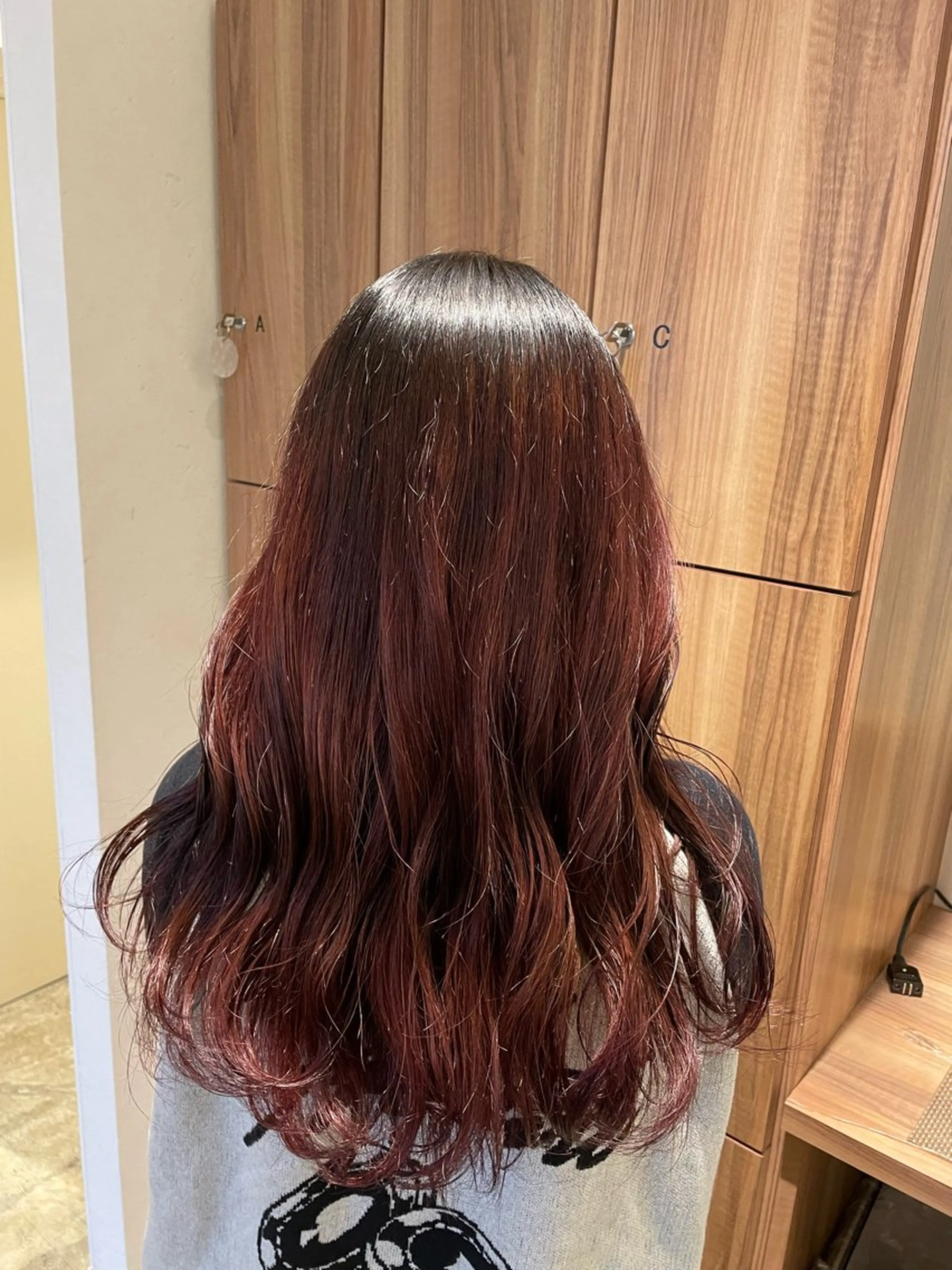 ロング カラー 小宮山 桃加のヘアスタイル