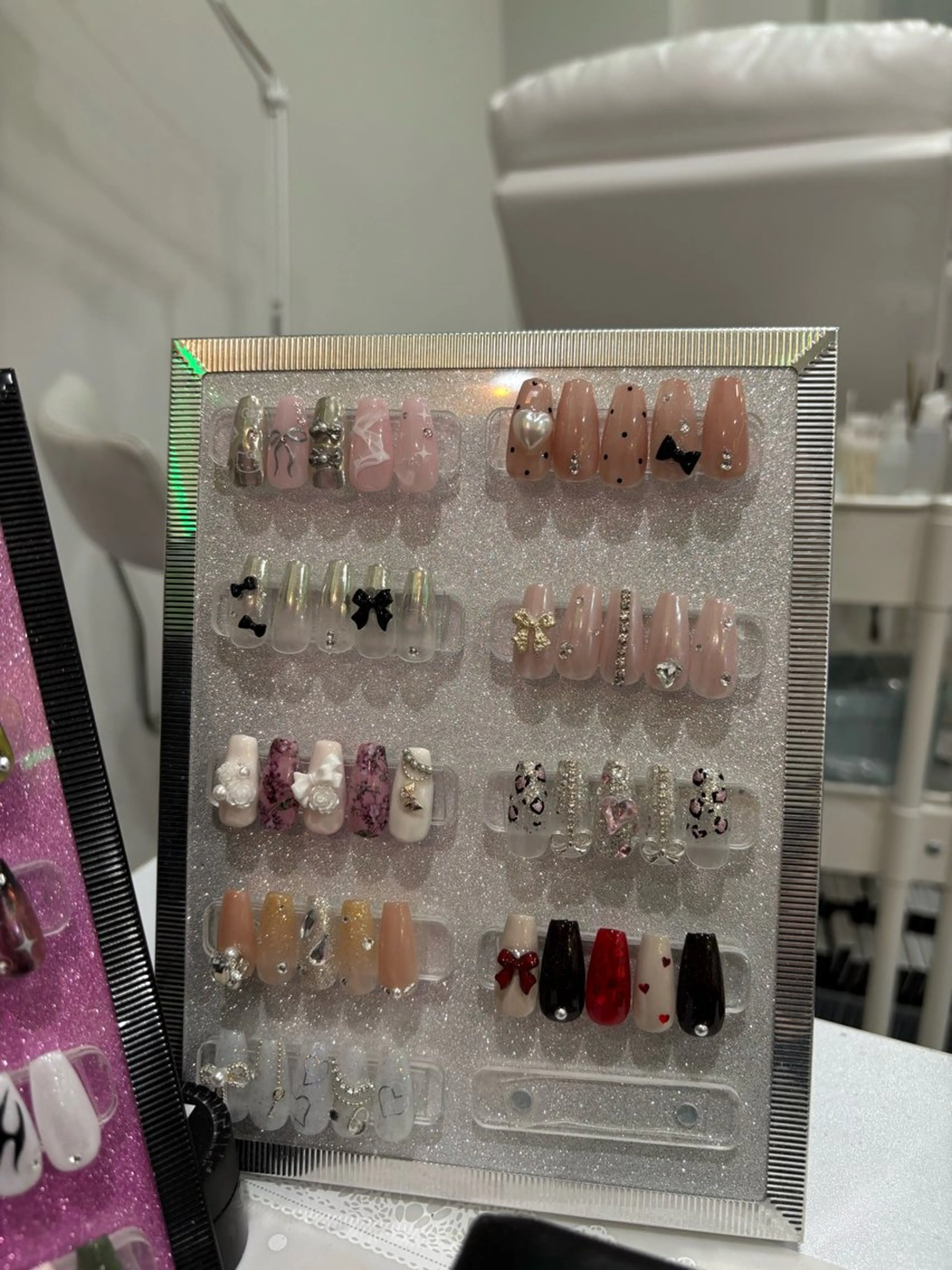 セミロング VENUS BELT 渋谷宮下パーク店所属・VENUSBELT 芹奈のネイルデザイン