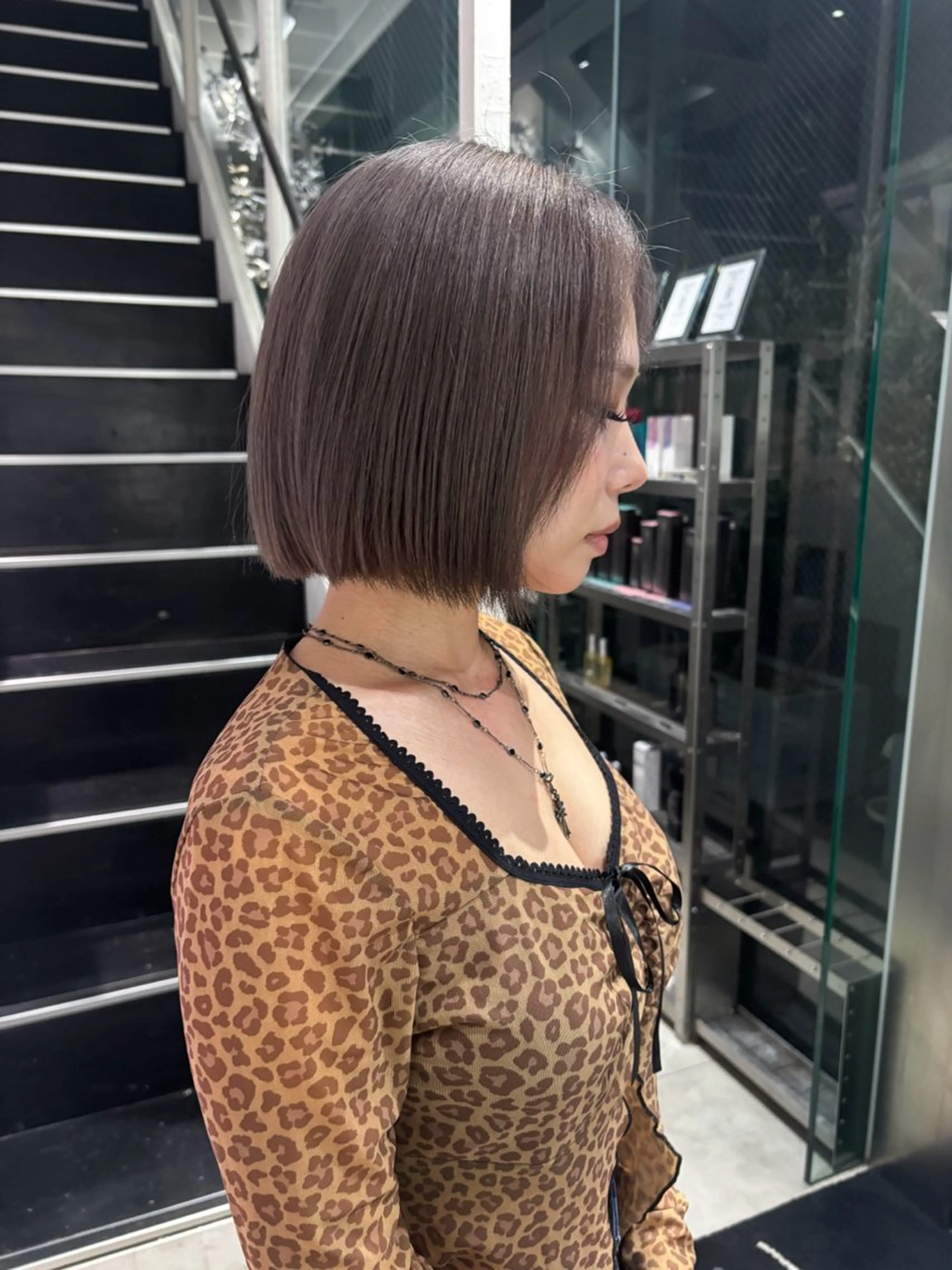 ショート カラー ベージュカラー ハイトーンカラー ラベンダーカラー ラベンダーグレー ヘアカラー トリートメント ayano/天神 ハイトーン/ブリーチのヘアスタイル