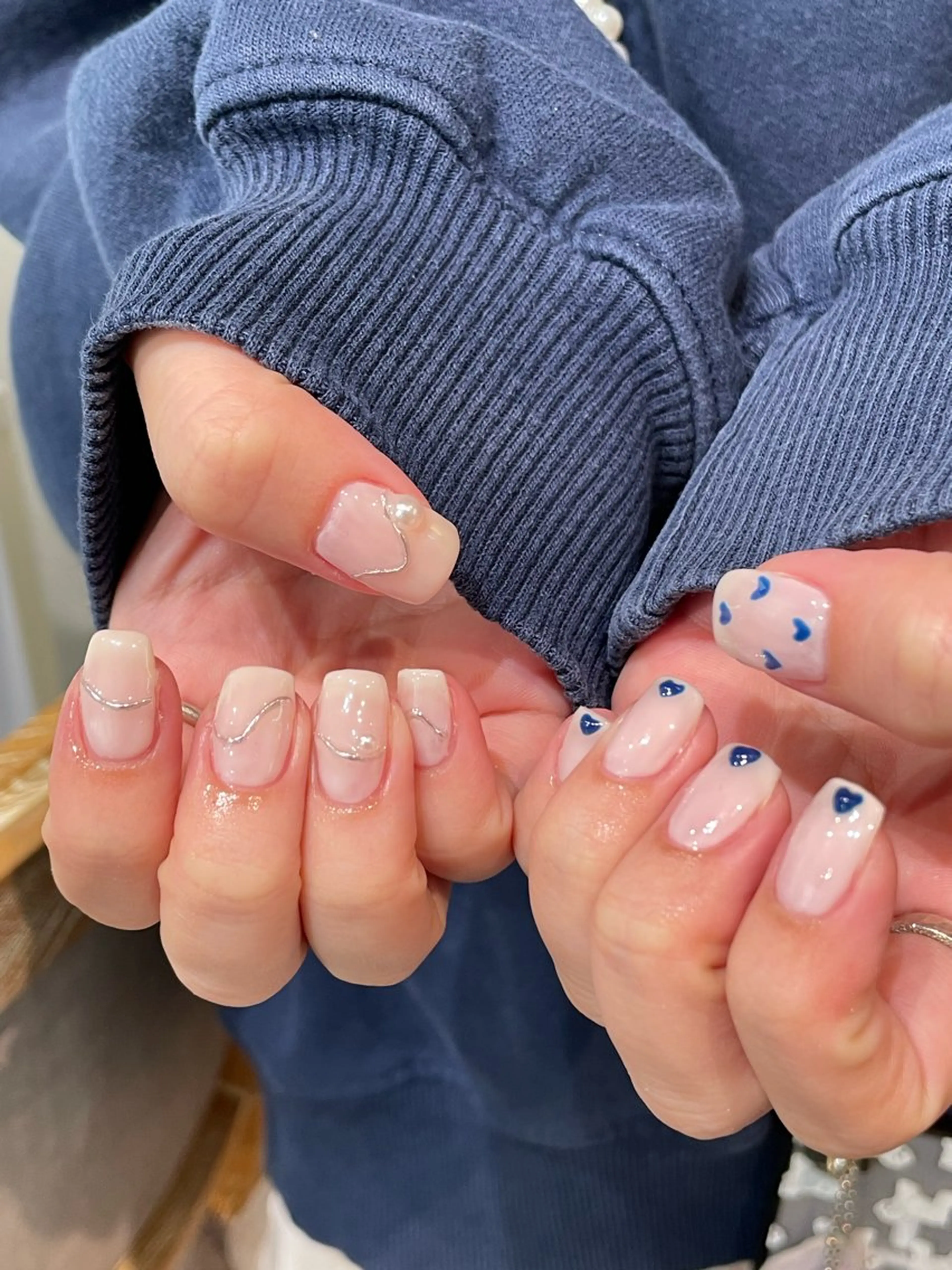 ネイル ネイビー シルバー ハンドネイル ナチュラル透明感🌱 小山美樹子のヘアスタイル