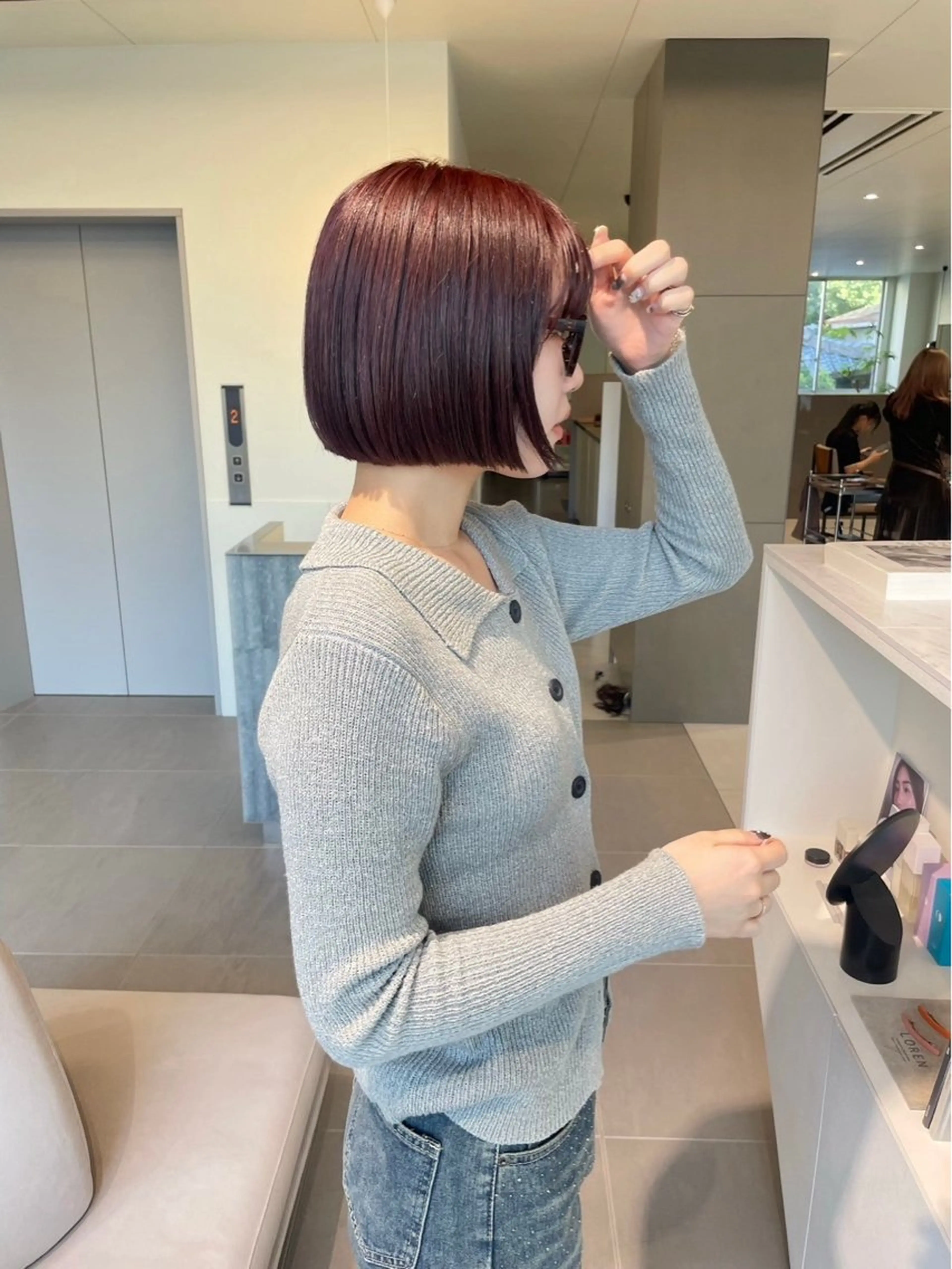 ミディアム ヘアカラー トリートメント カットモデルレイヤー 暖色カラー モカ🎶のヘアスタイル