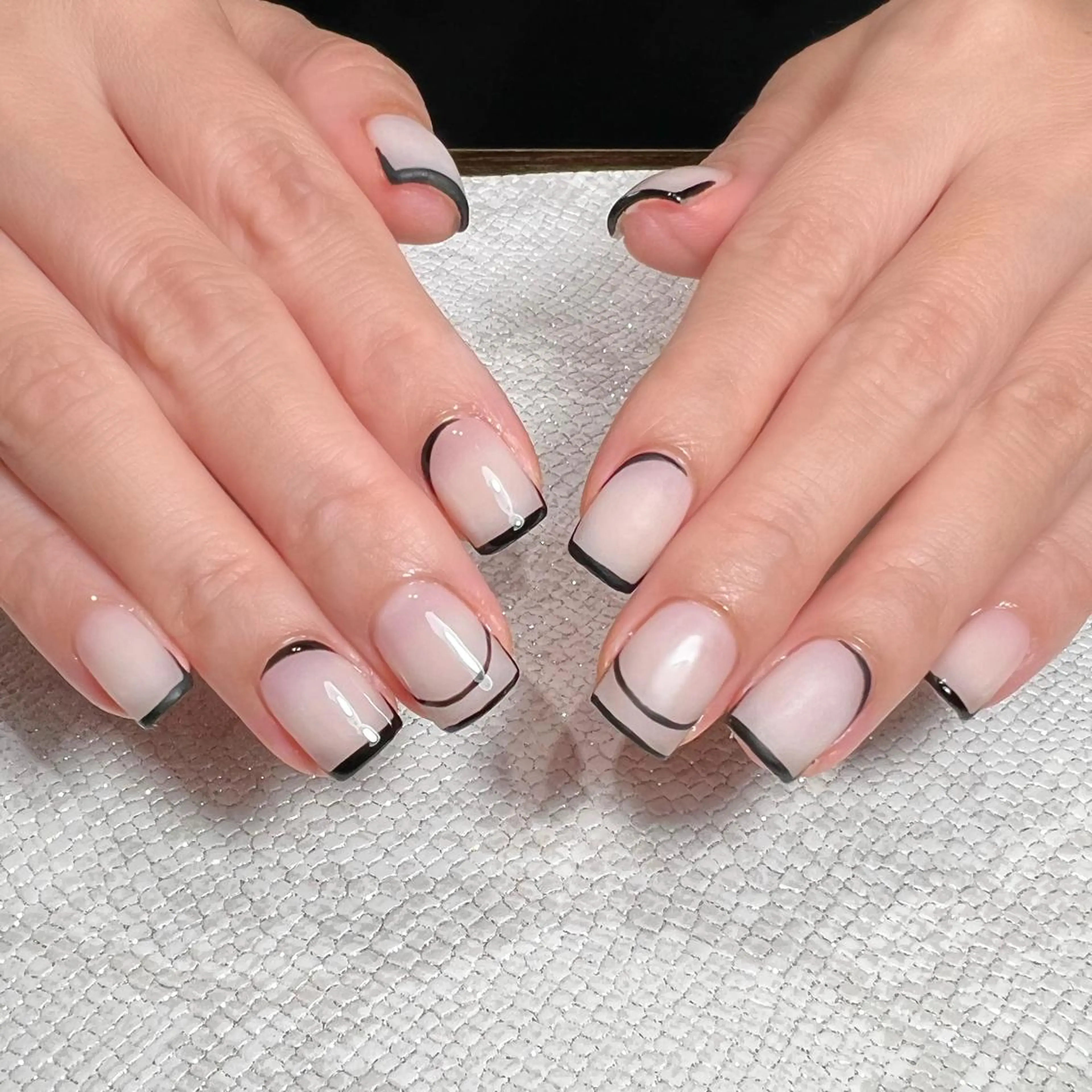 ネイル Mizuliネイル 眉毛メイクのサロンのネイルデザイン