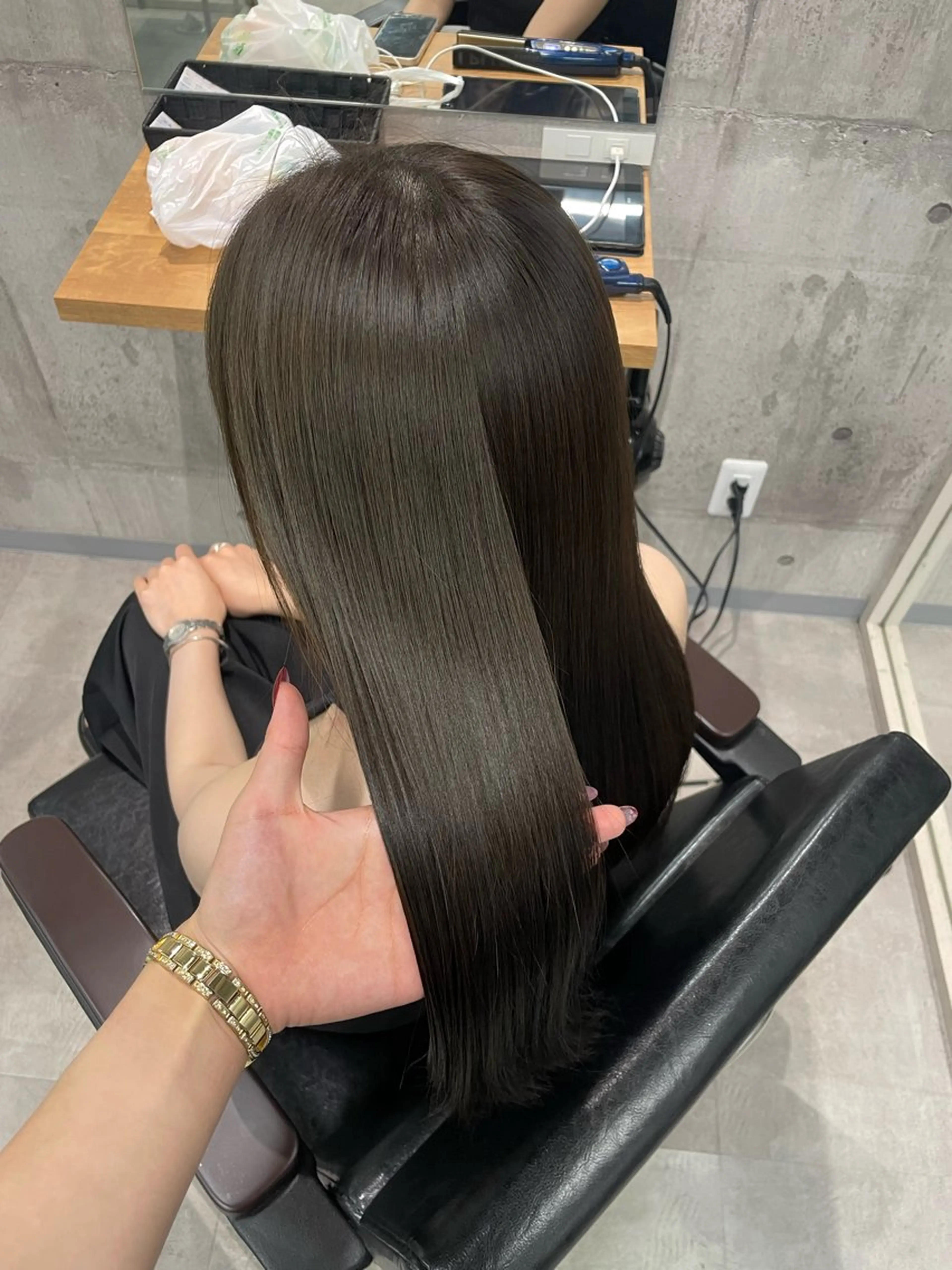 ロング ayano /レイヤー/艶カラーのヘアスタイル