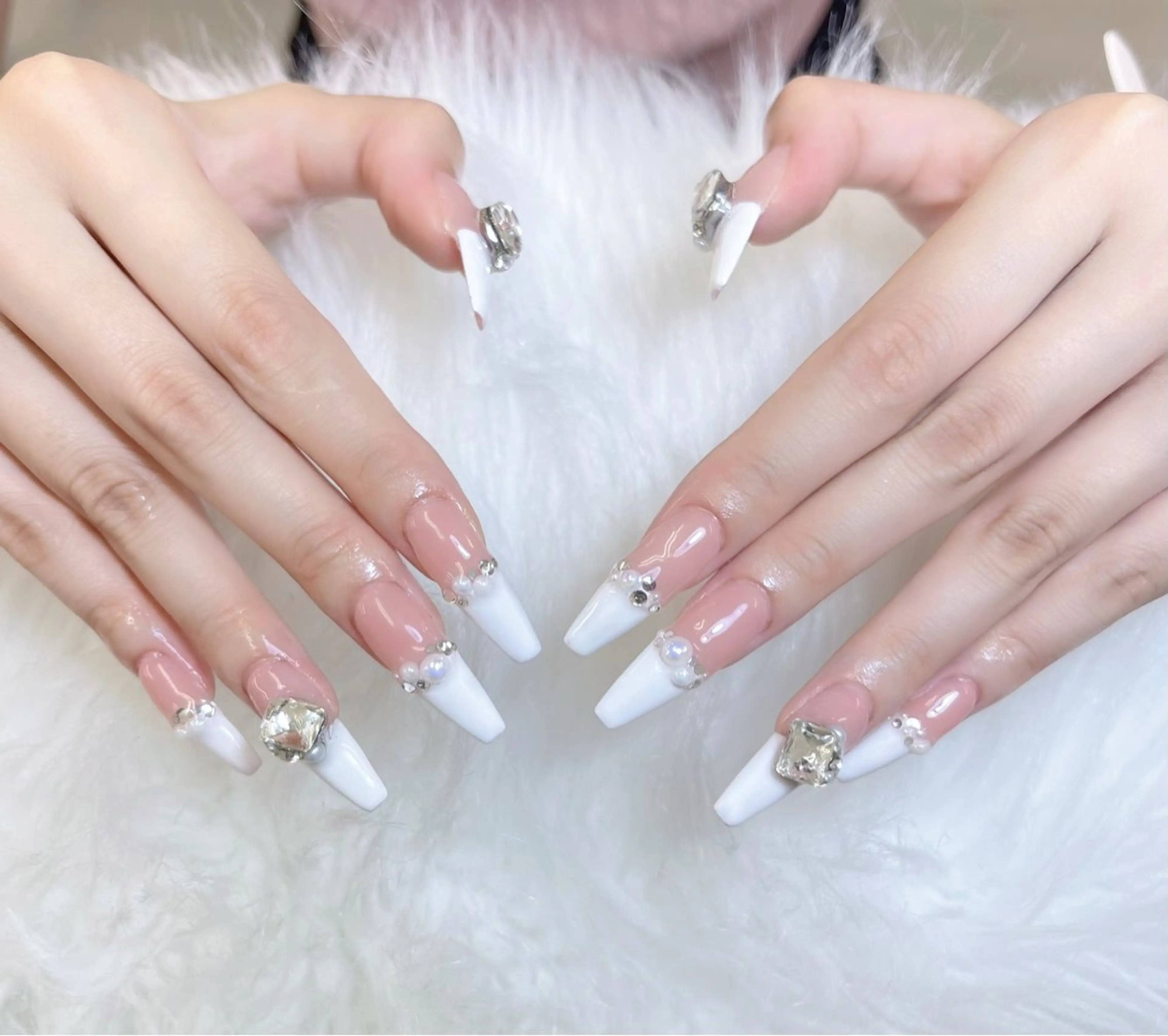 ネイル オーロラネイル クリアネイル フラッシュネイル ジェルネイル グラデーション ハンドネイル ZUZU AMEE NAILのネイルデザイン