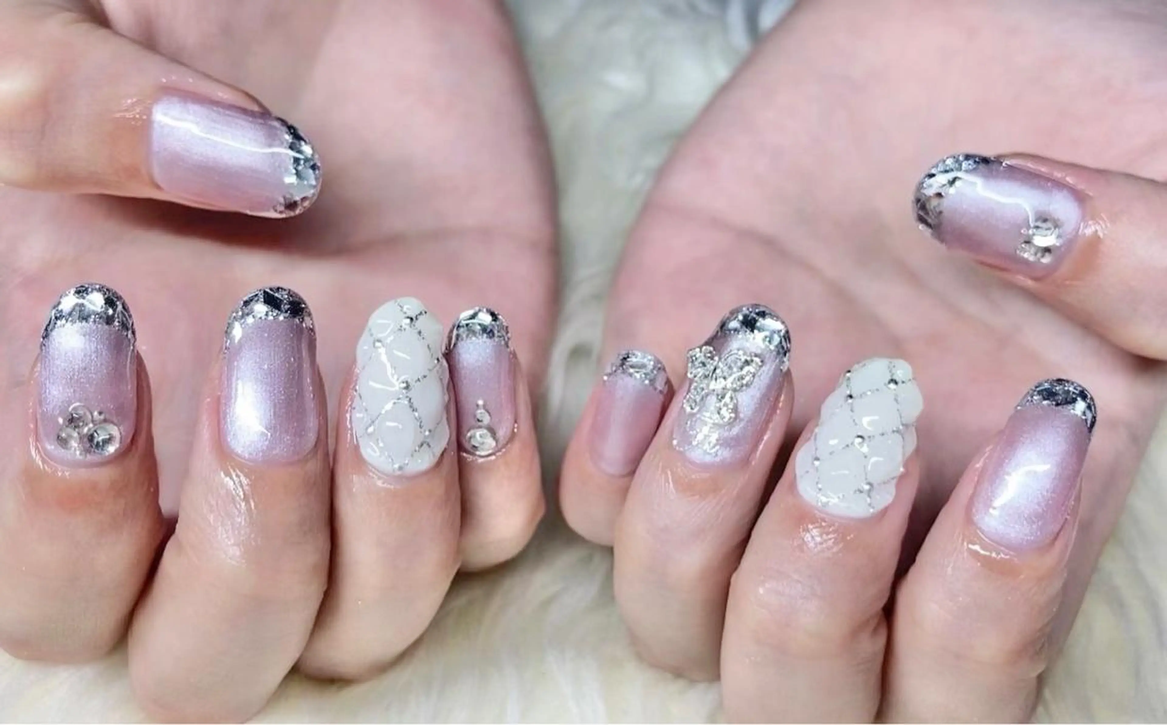 ネイル フレンチネイル ジェルネイル ガラスフレンチ 韓国ネイル 持ち込み ハンドネイル Nail&eye Belire 新宿のネイルデザイン