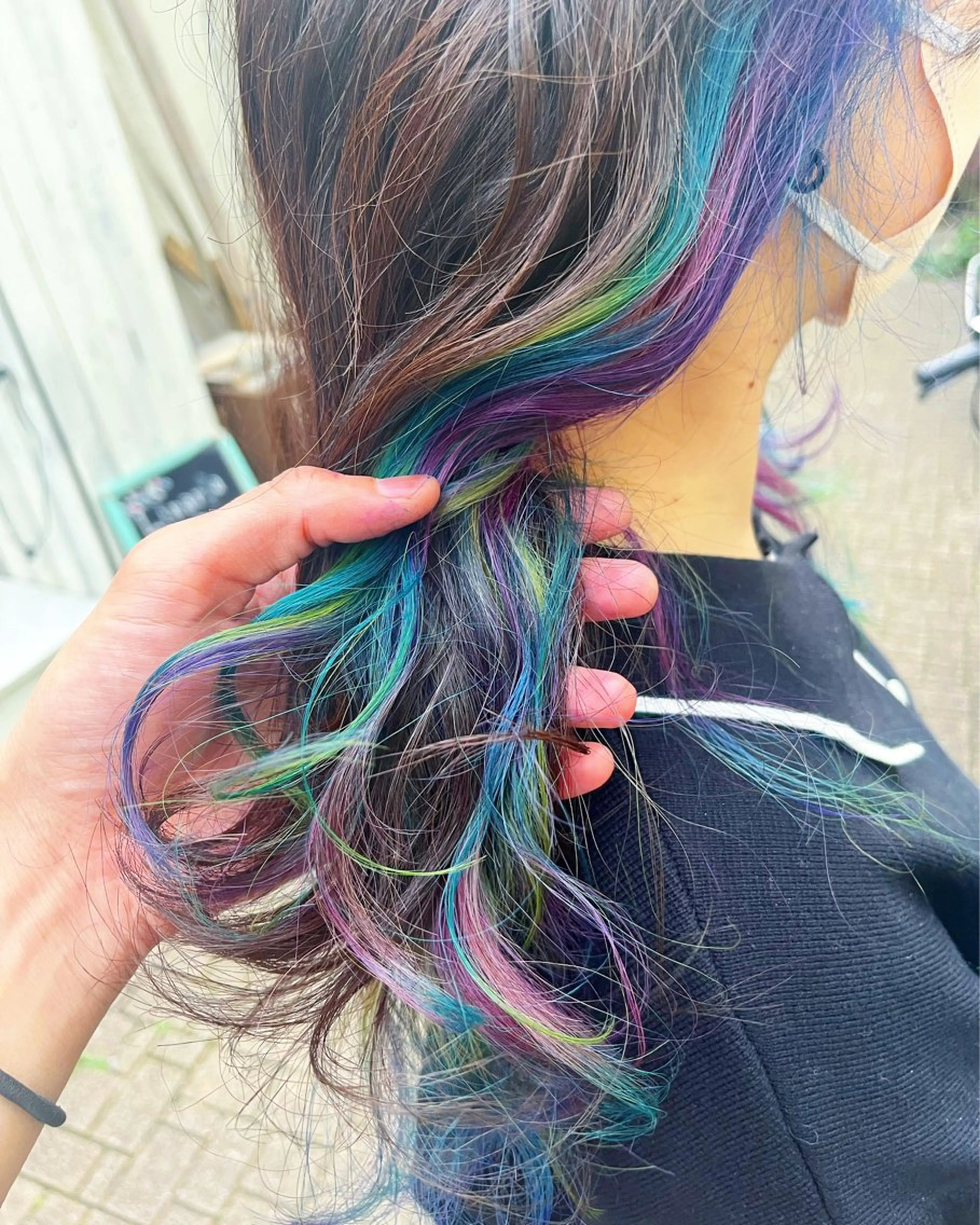 セミロング カラー ブリーチ イヤリングカラー インナーカラー ユニコーンカラー カット ヘアカラー トリートメント 原宿サロン代表 デザインカラー伊藤卓のヘアスタイル