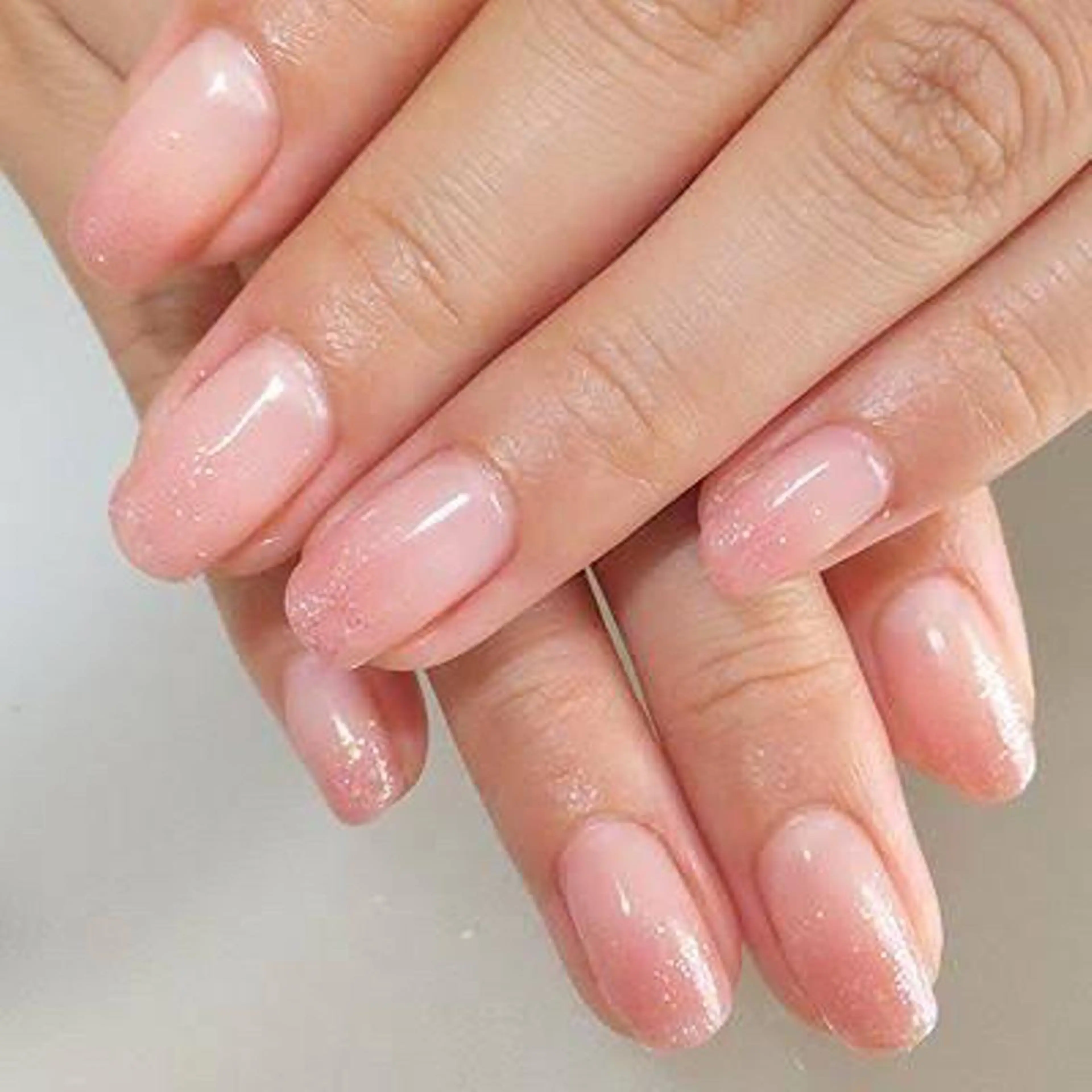 ネイル 長さ出し グラデーション ラメ(グリッター) ピンク スカルプネイル Mon trésor所属・Montrésor 名古屋ネイルサロンのネイルデザイン