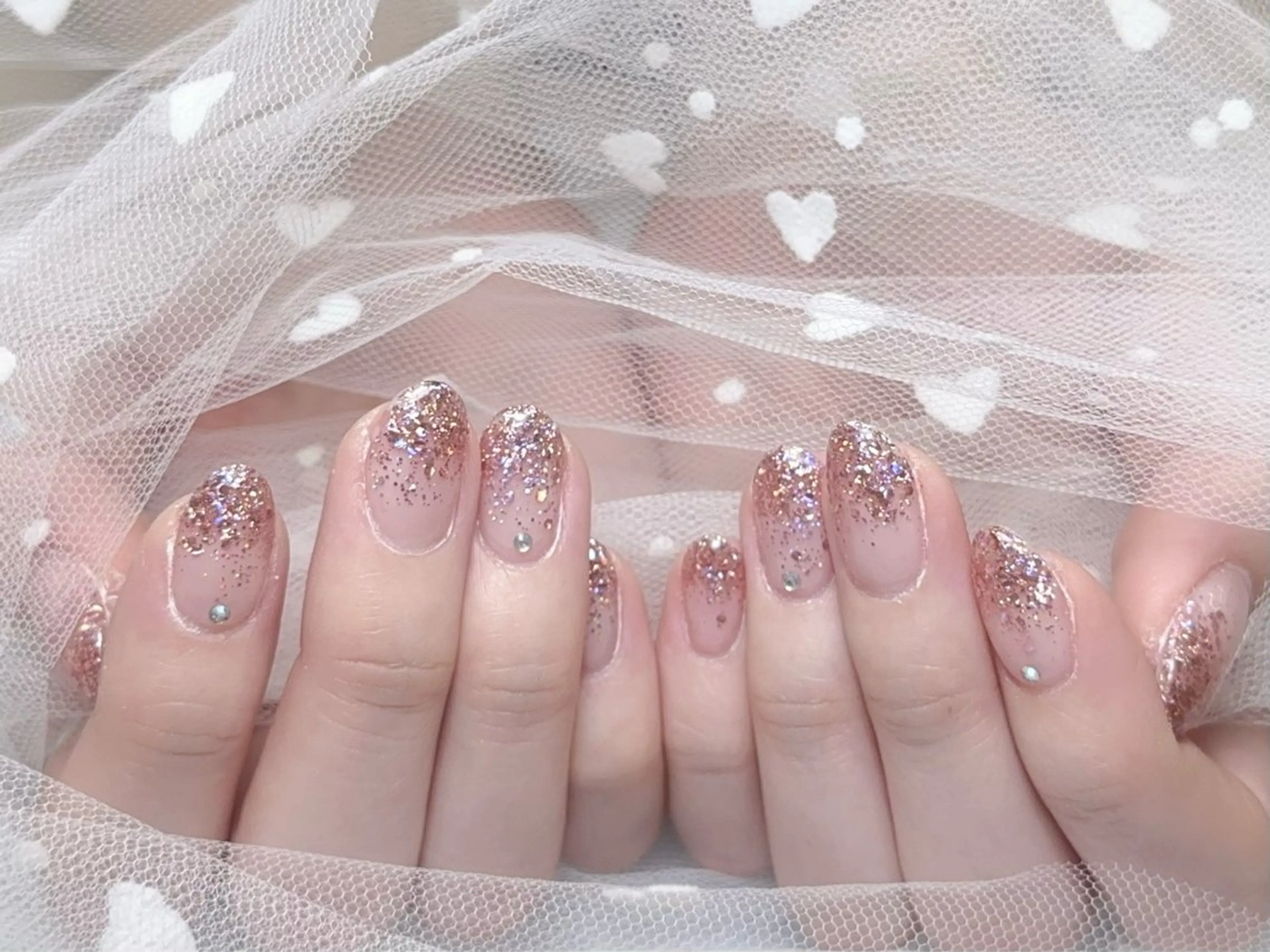 【ハンドネイル】◎オフ/ケア込み ラメグラデーションの写真