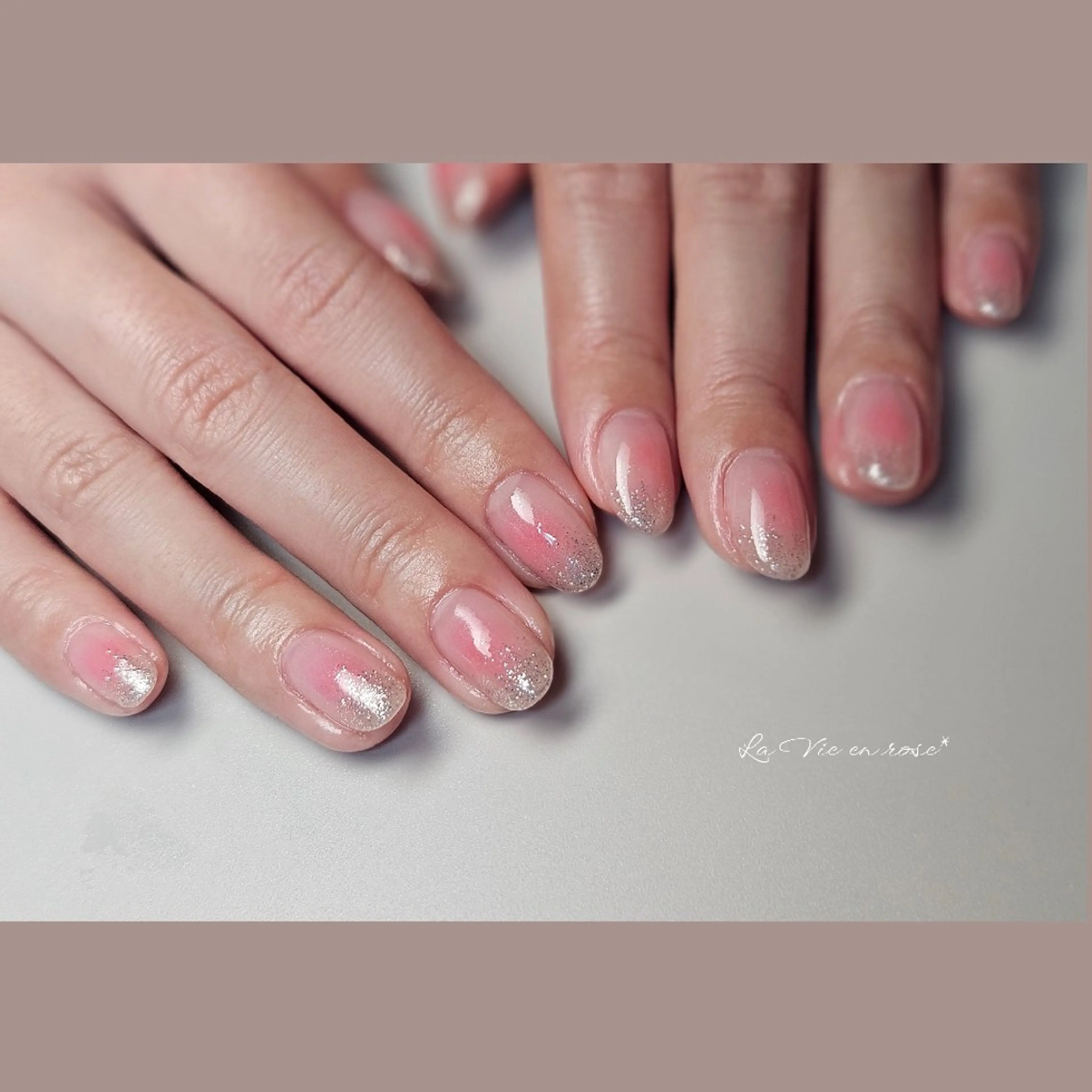 ネイル チークネイル ラヴィアン ローズのネイルデザイン