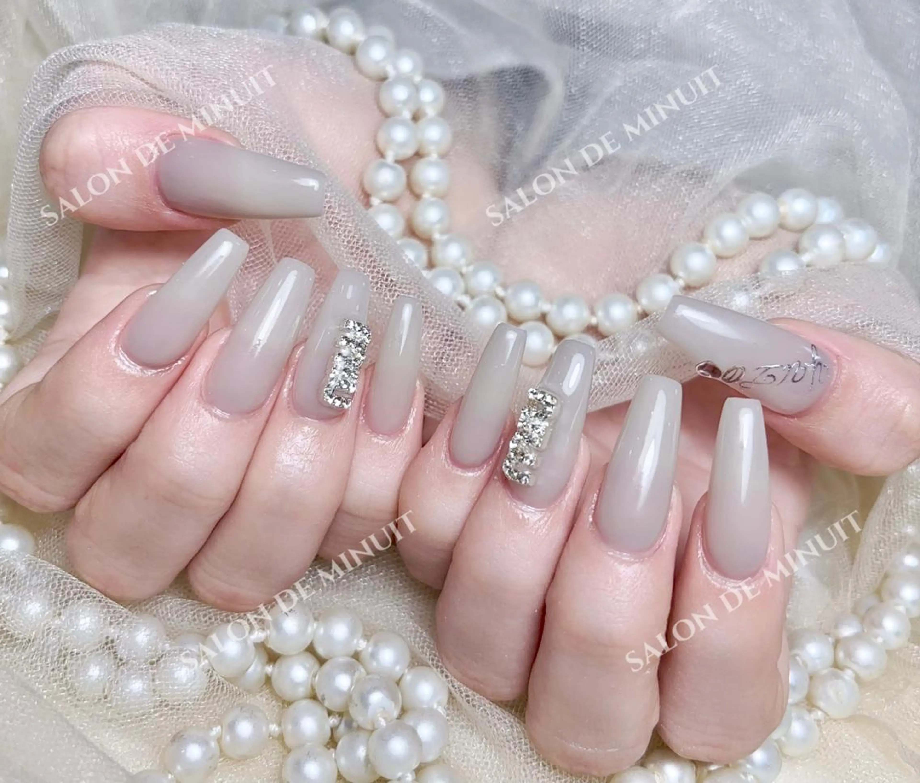 ネイル Salon de Minuit🦩のネイルデザイン