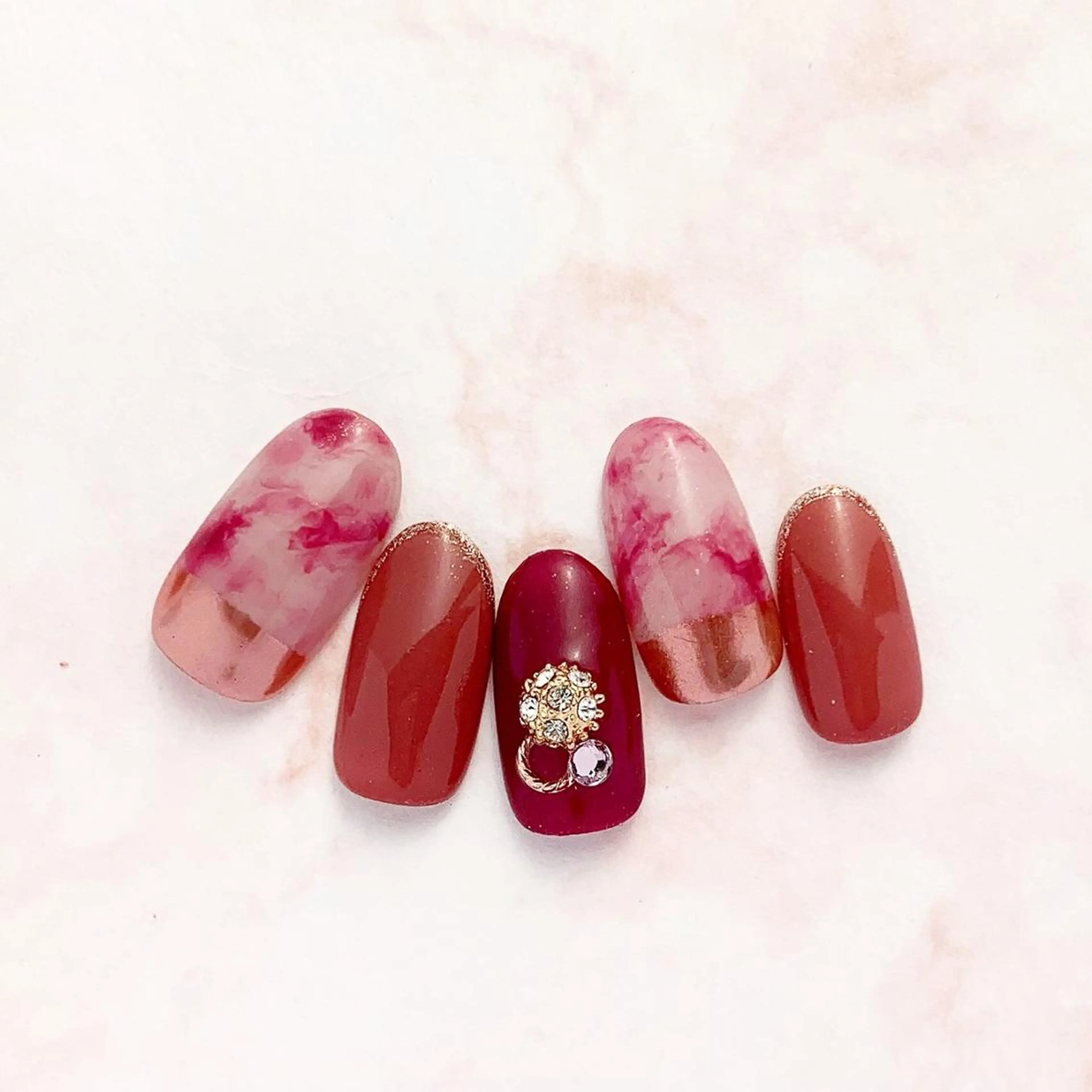 ネイル 大理石ネイル(マーブル) ミラーネイル SOLMANI 予約担当のネイルデザイン