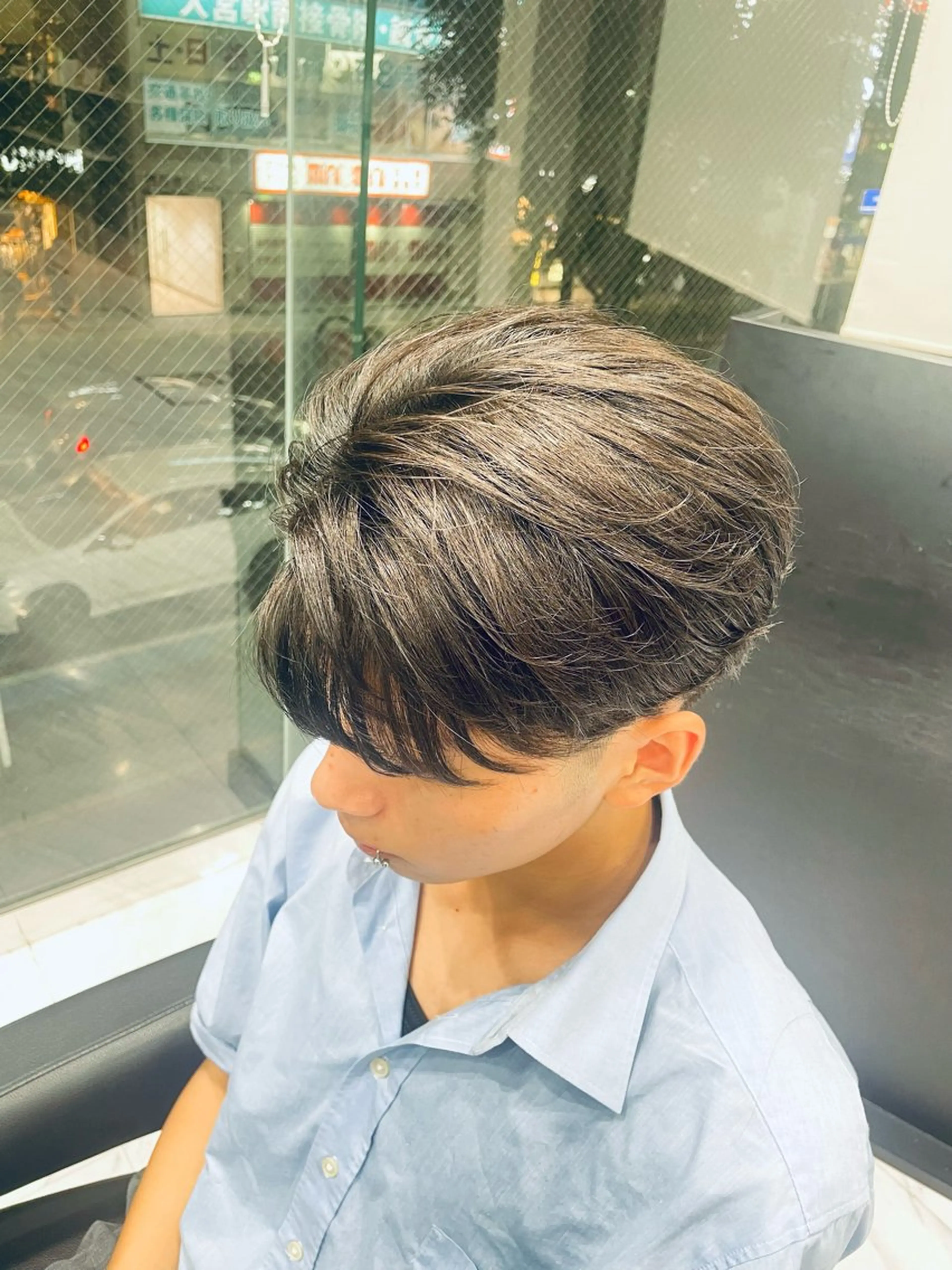 ショート ヘアアレンジ メンズ かきあげバング 🐥くまがい💛 ダブルカラー／パーマのヘアスタイル