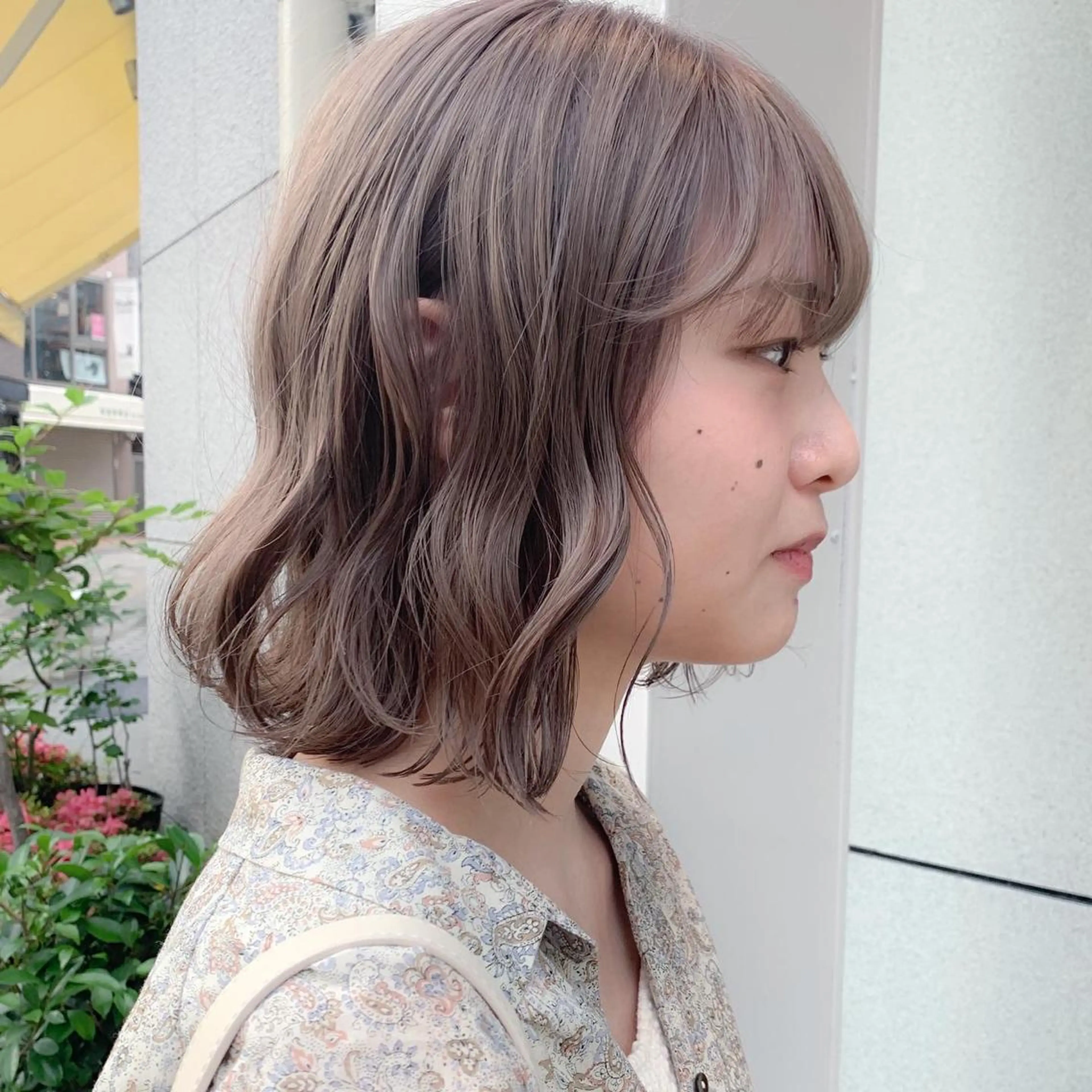 ミディアム カラー ベージュカラー 透明感カラー ミルクティーベージュ 渋谷ブリーチカラー 韓国ヘアyuikoのヘアスタイル