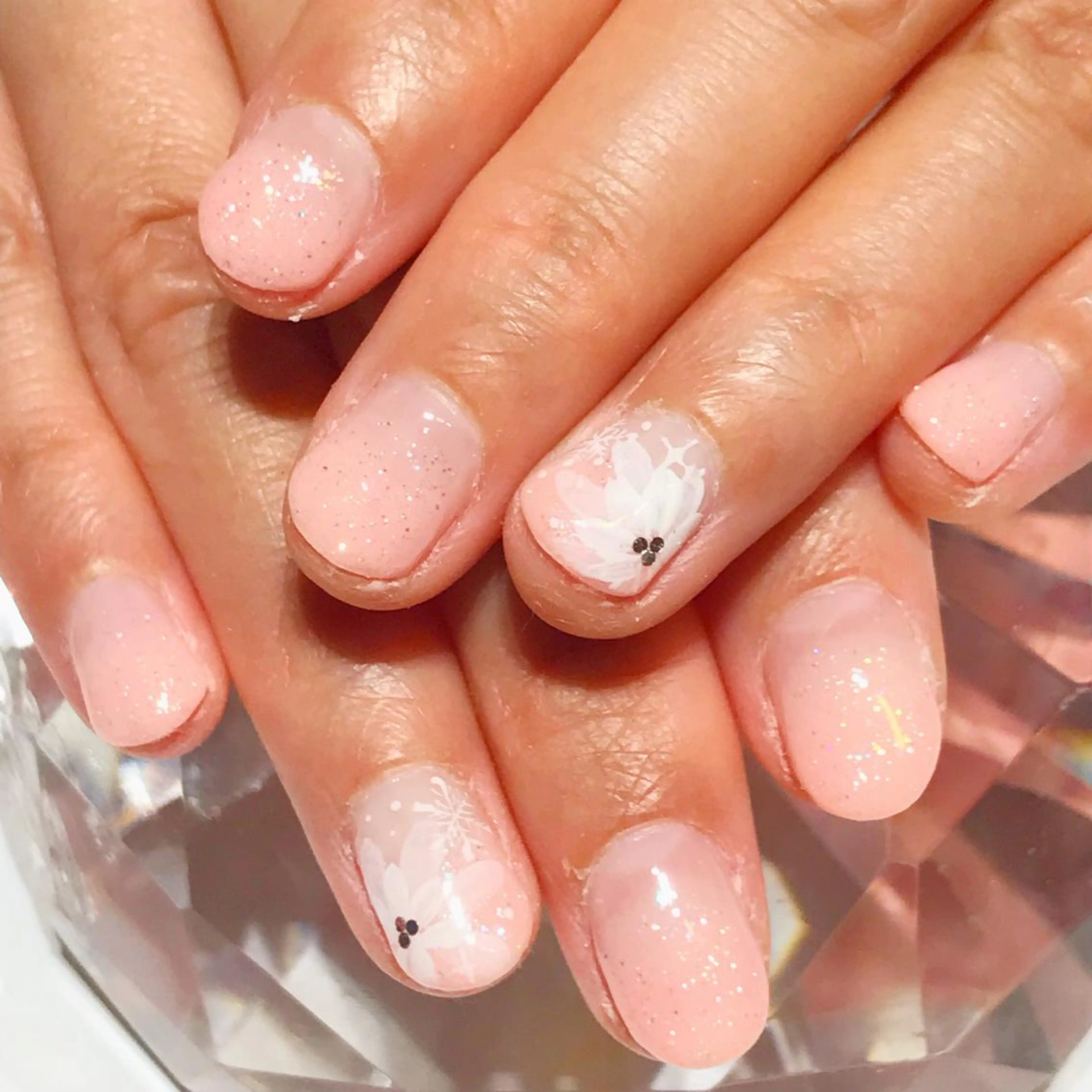 ネイル フラワーネイル グラデーション YUN 💅のネイルデザイン