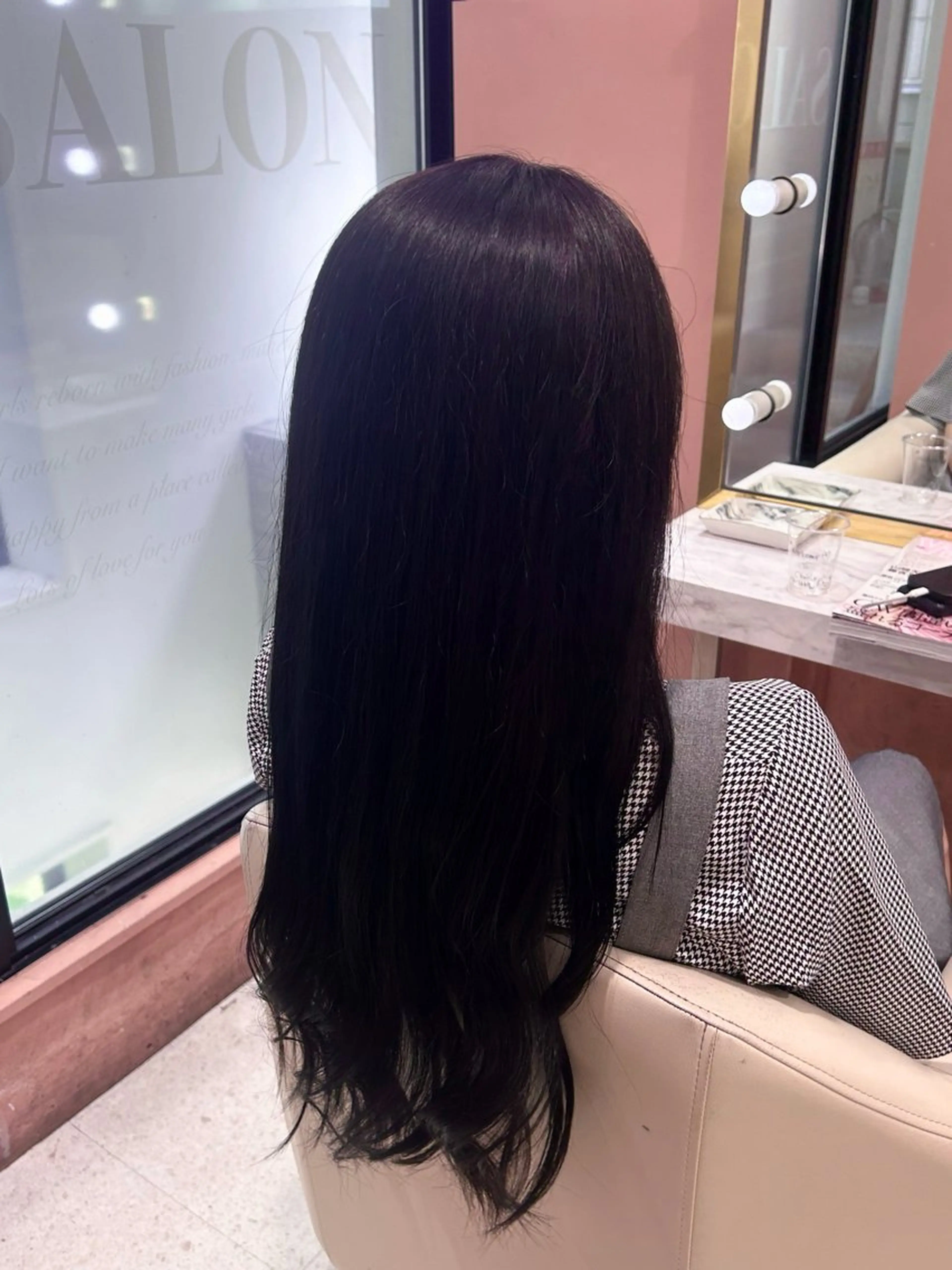 ロング カラー ブラウンカラー パープルカラー Cherie所属・Chérie Honokaのヘアスタイル