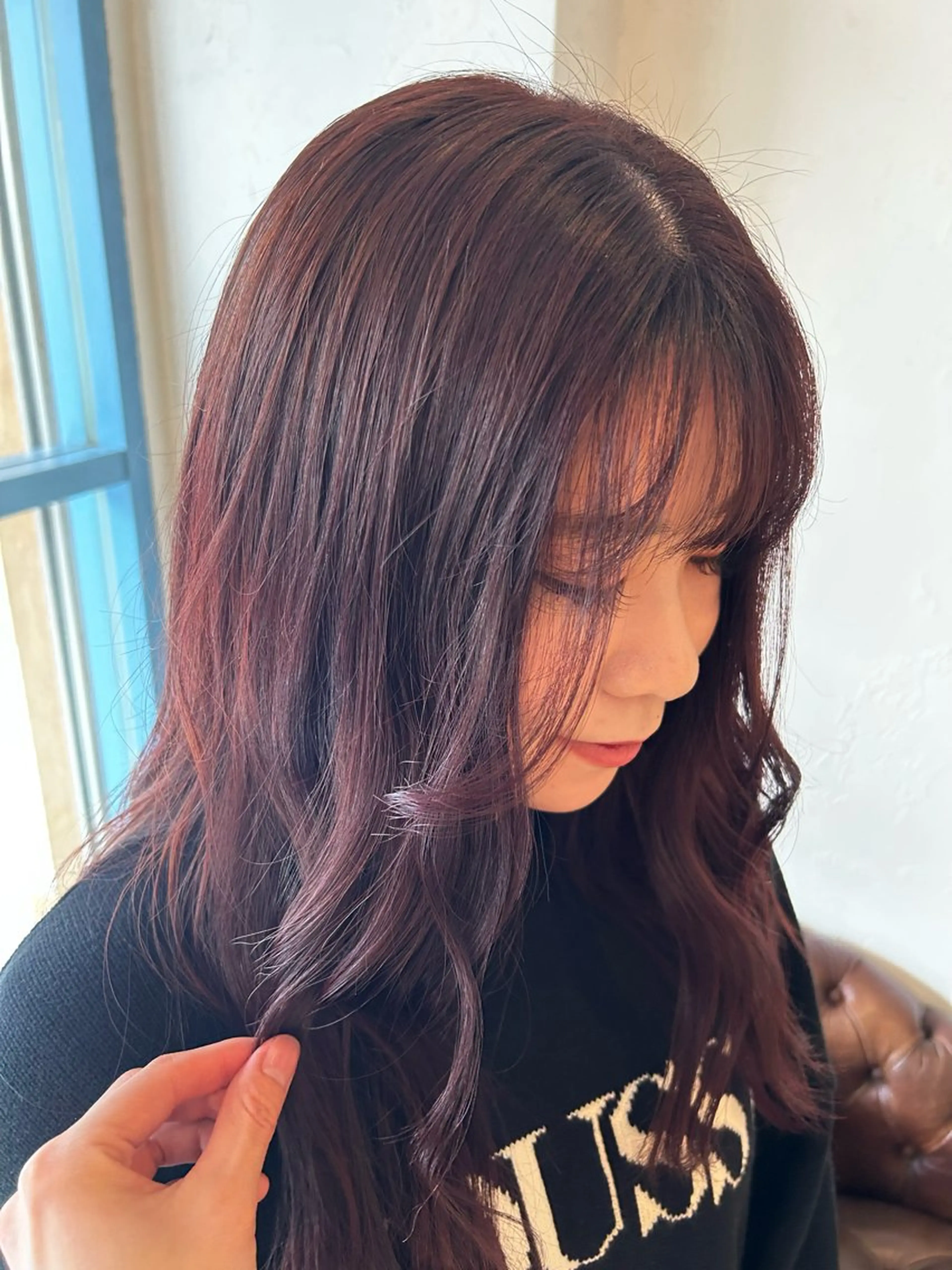 ロング カラー ブラウンカラー ピンクカラー ピンクブラウン Lilly所属・成田 智彩のヘアスタイル