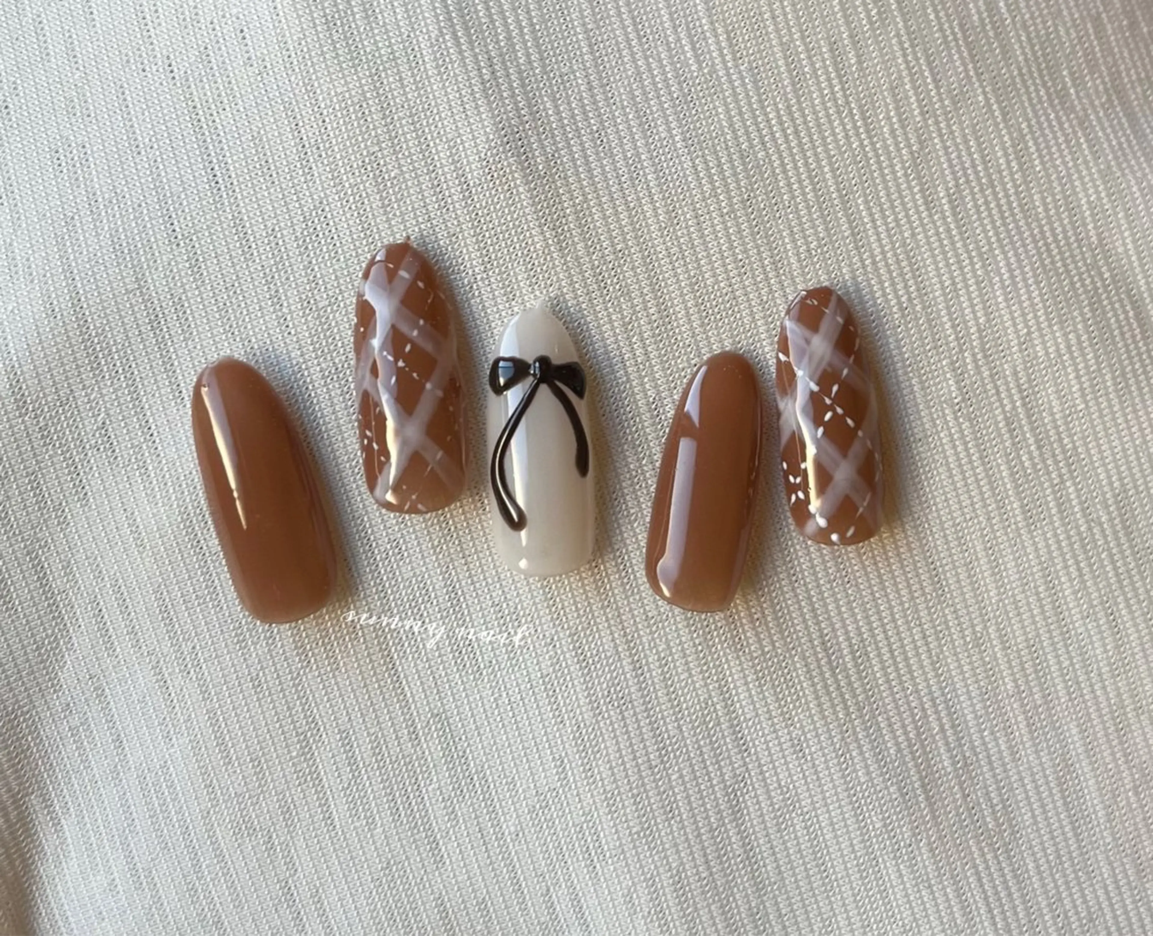ネイル ブラウン ジェルネイル パラジェル リボン sunny nailのネイルデザイン