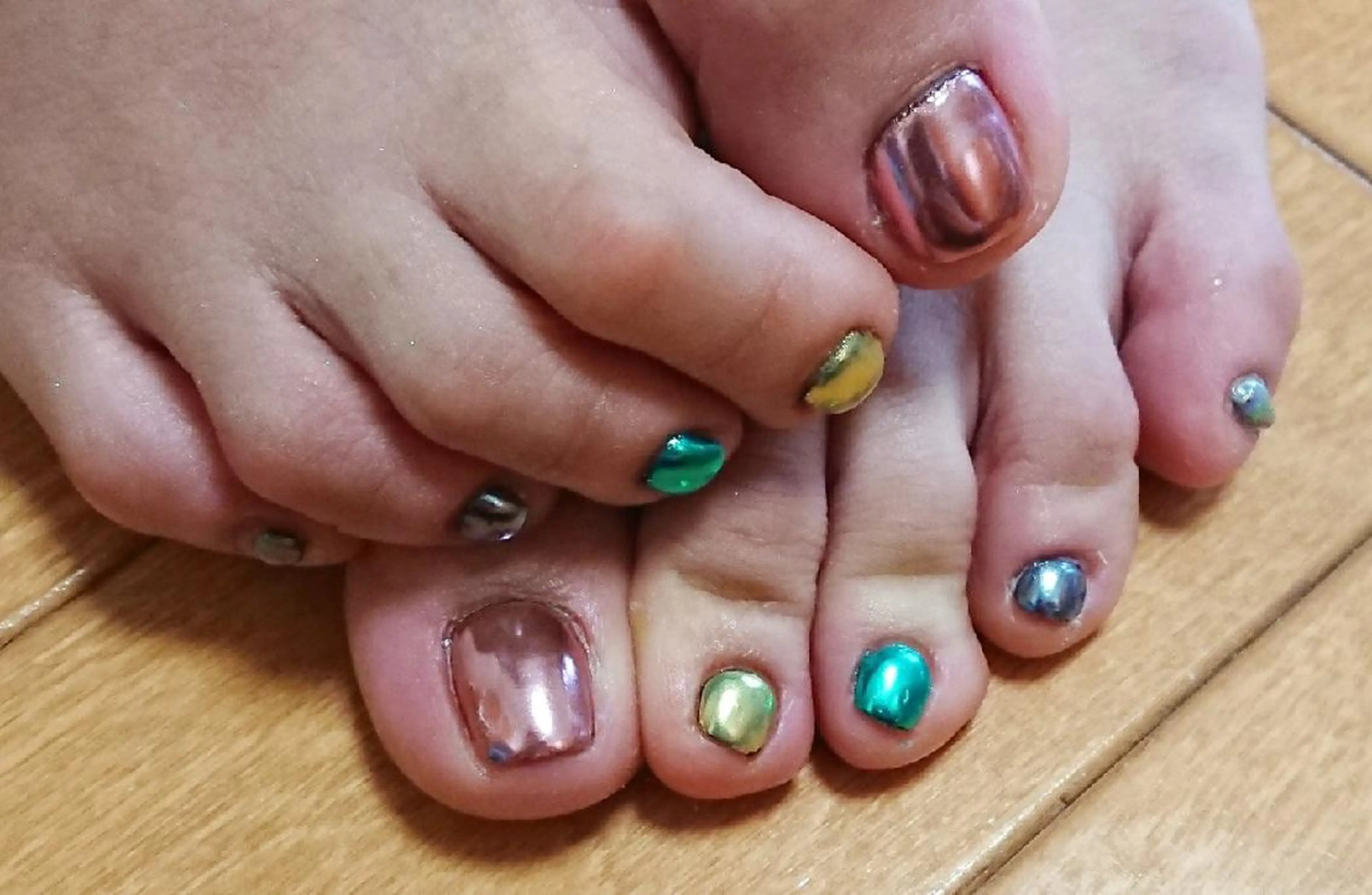 ネイル ミラーネイル ワンカラーネイル フットネイル Lilith Nailのネイルデザイン