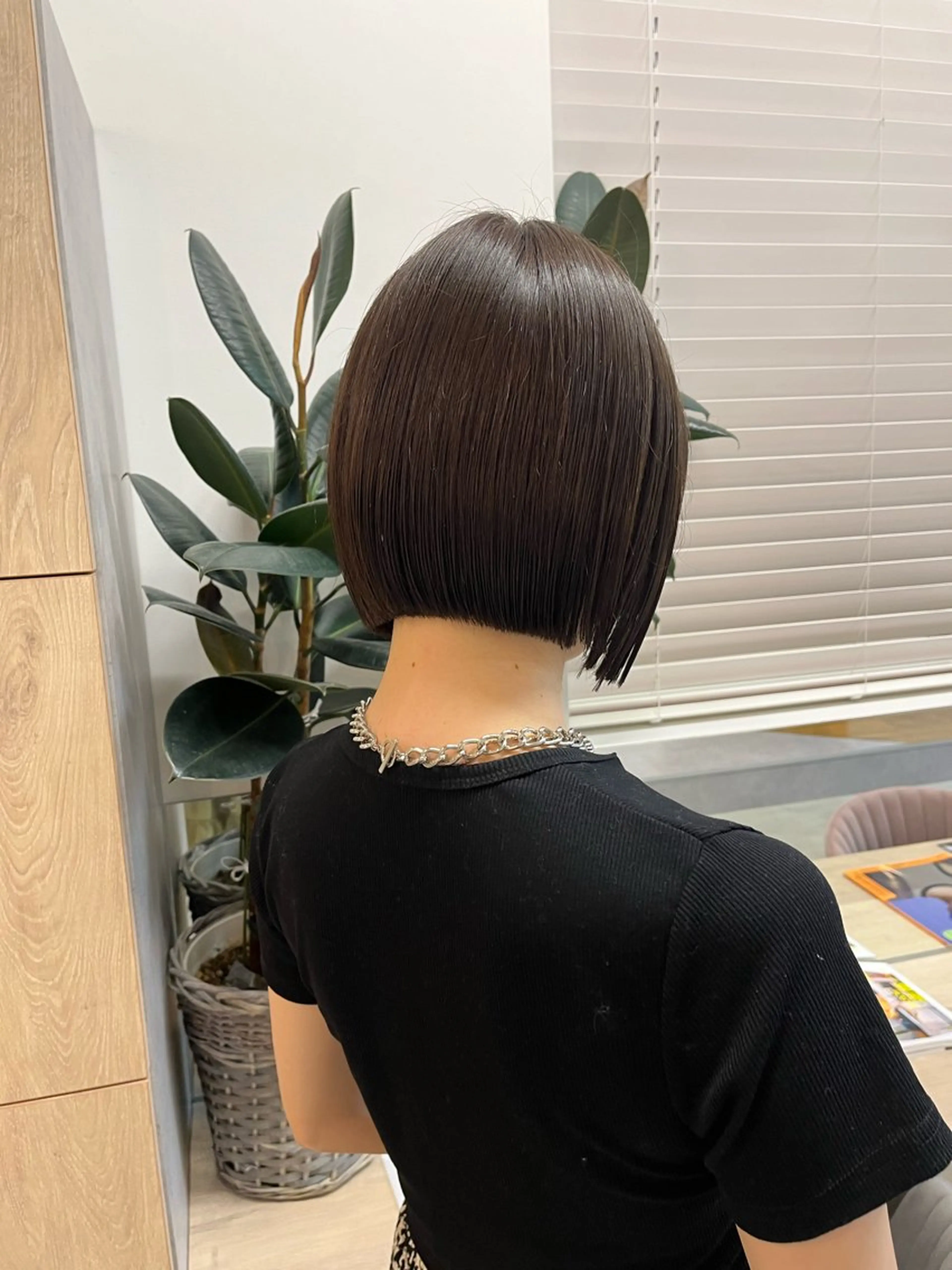 ショート ボブ marino/ カラー/顔周りカットのヘアスタイル