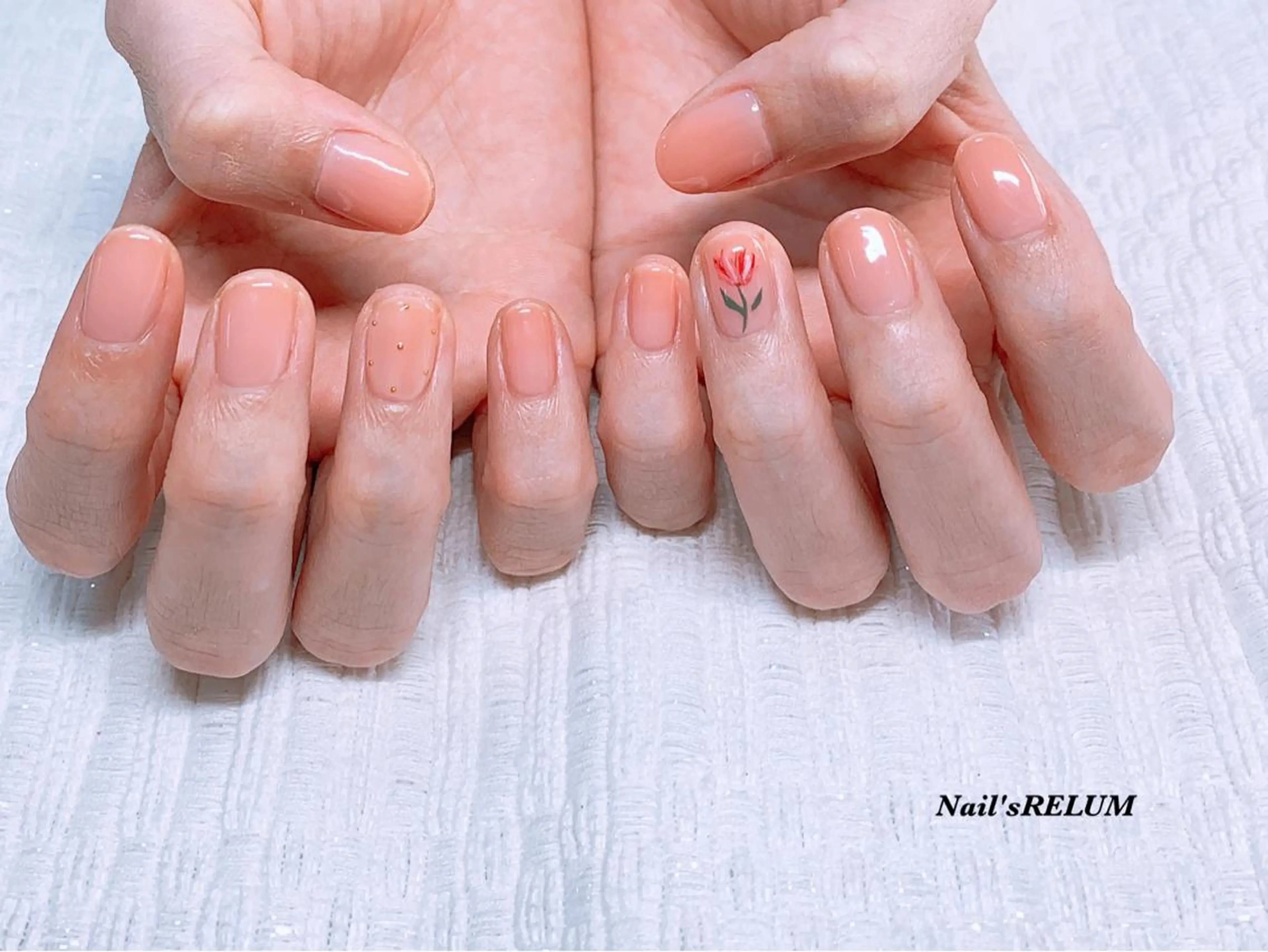 ネイル THECOLORS所属・近貞 莉奈のネイルデザイン