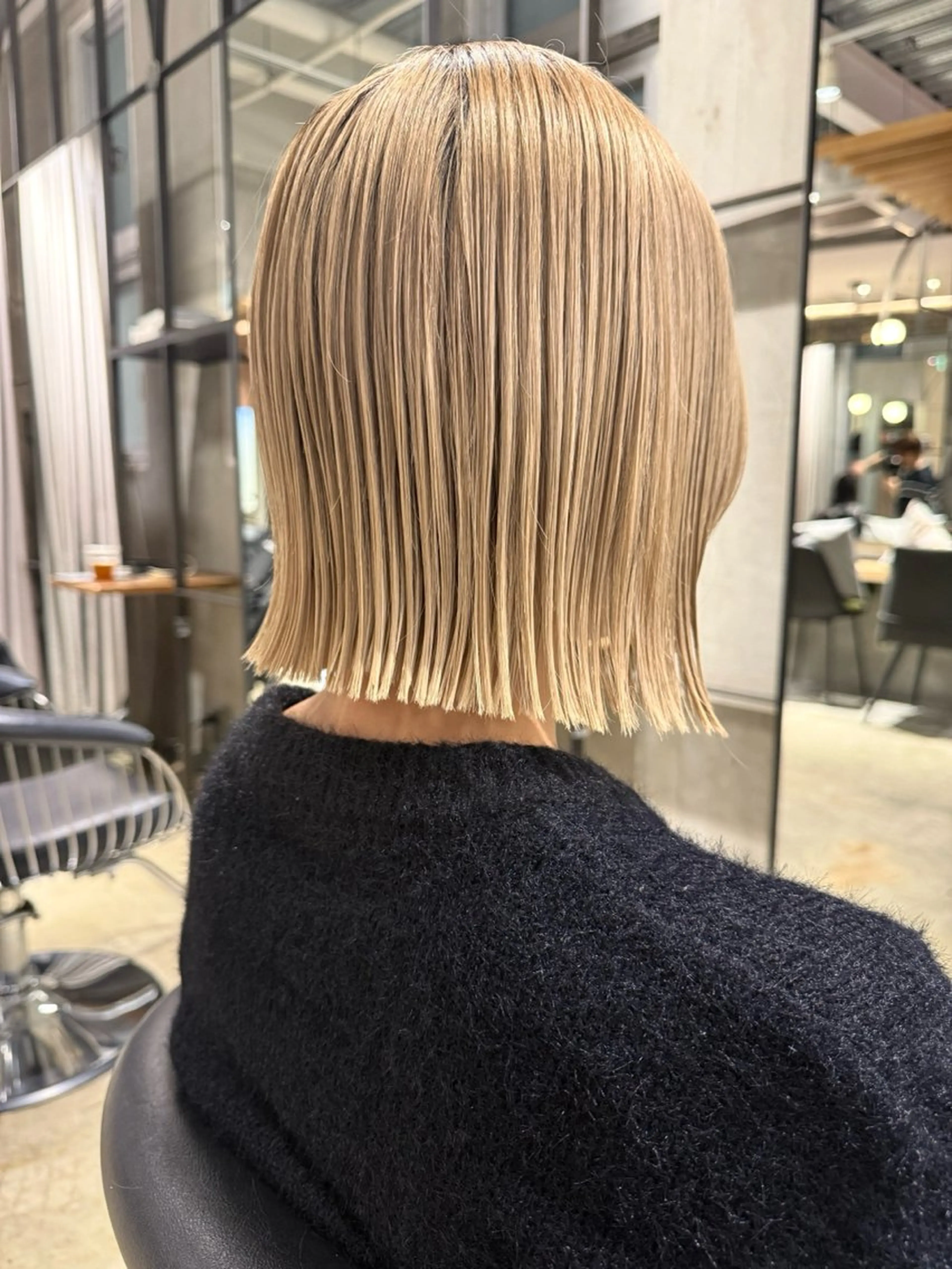 ミディアム カラー ブリーチ ボブ カット ヘアカラー 須藤　優真 レイヤーボブ　ウルフのヘアスタイル