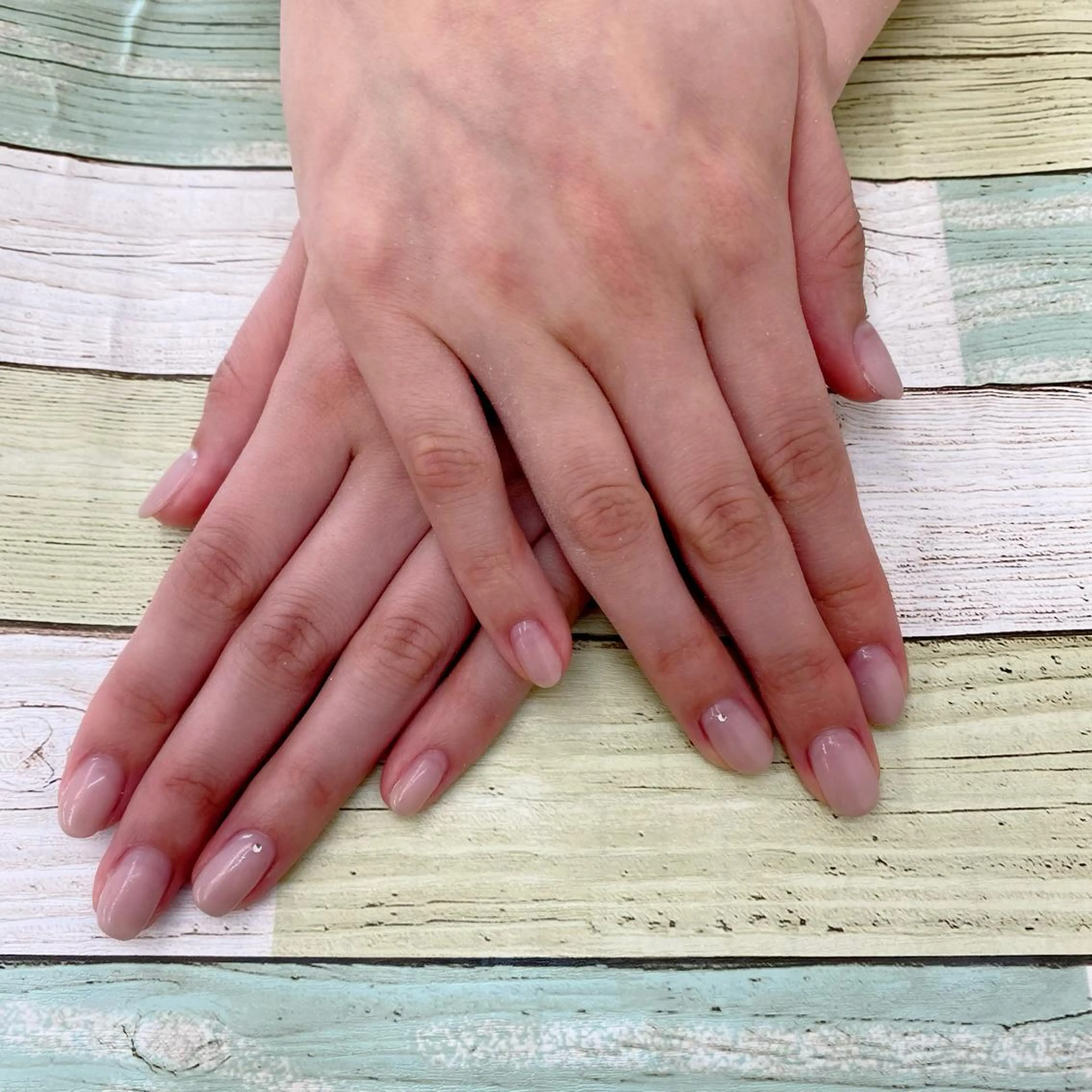 ネイル ストーンネイル Can I Dressy  溝ノ口店所属・F. Neneのネイルデザイン