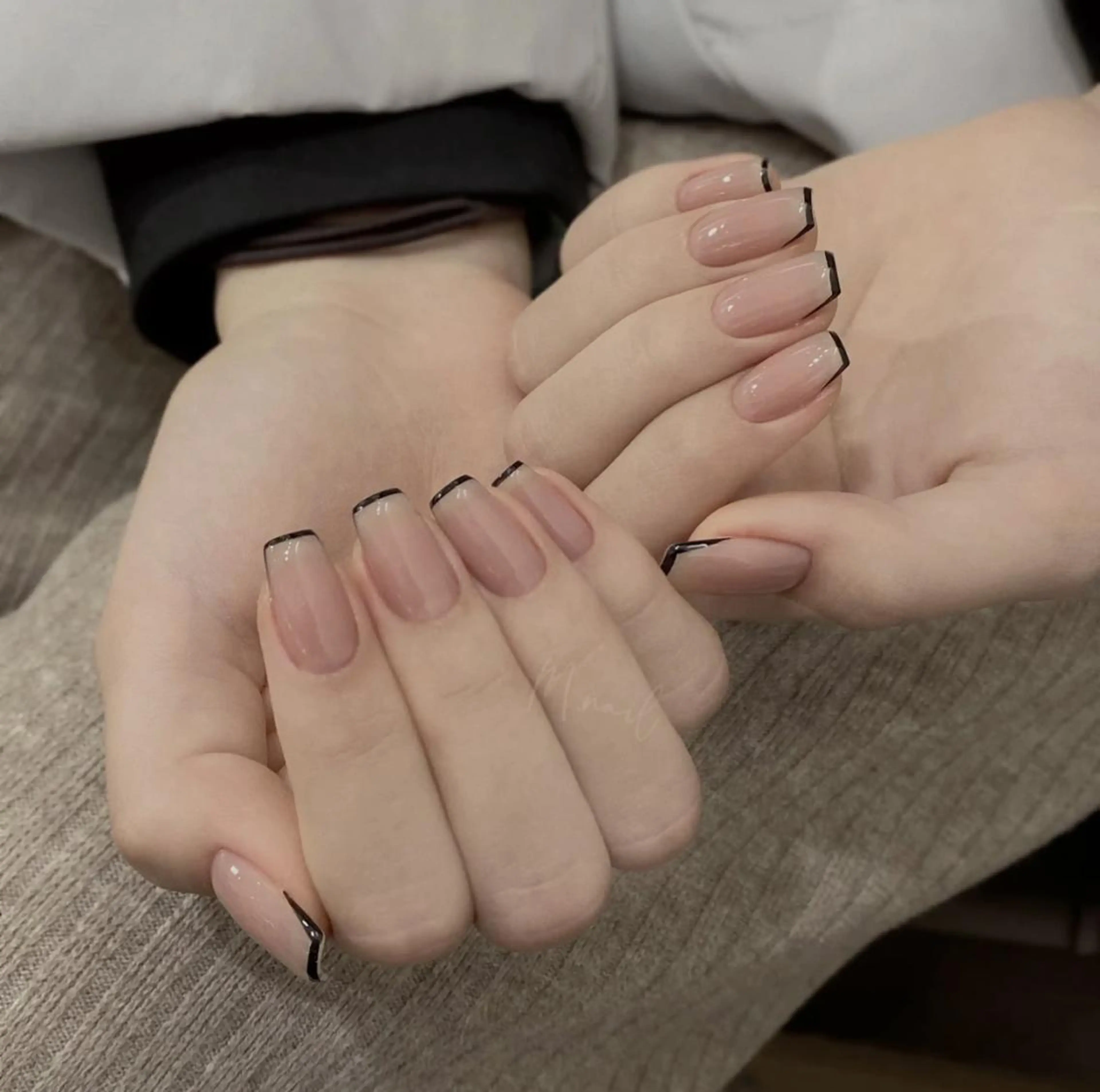 ネイル フレンチネイル Queens PUPUのネイルデザイン