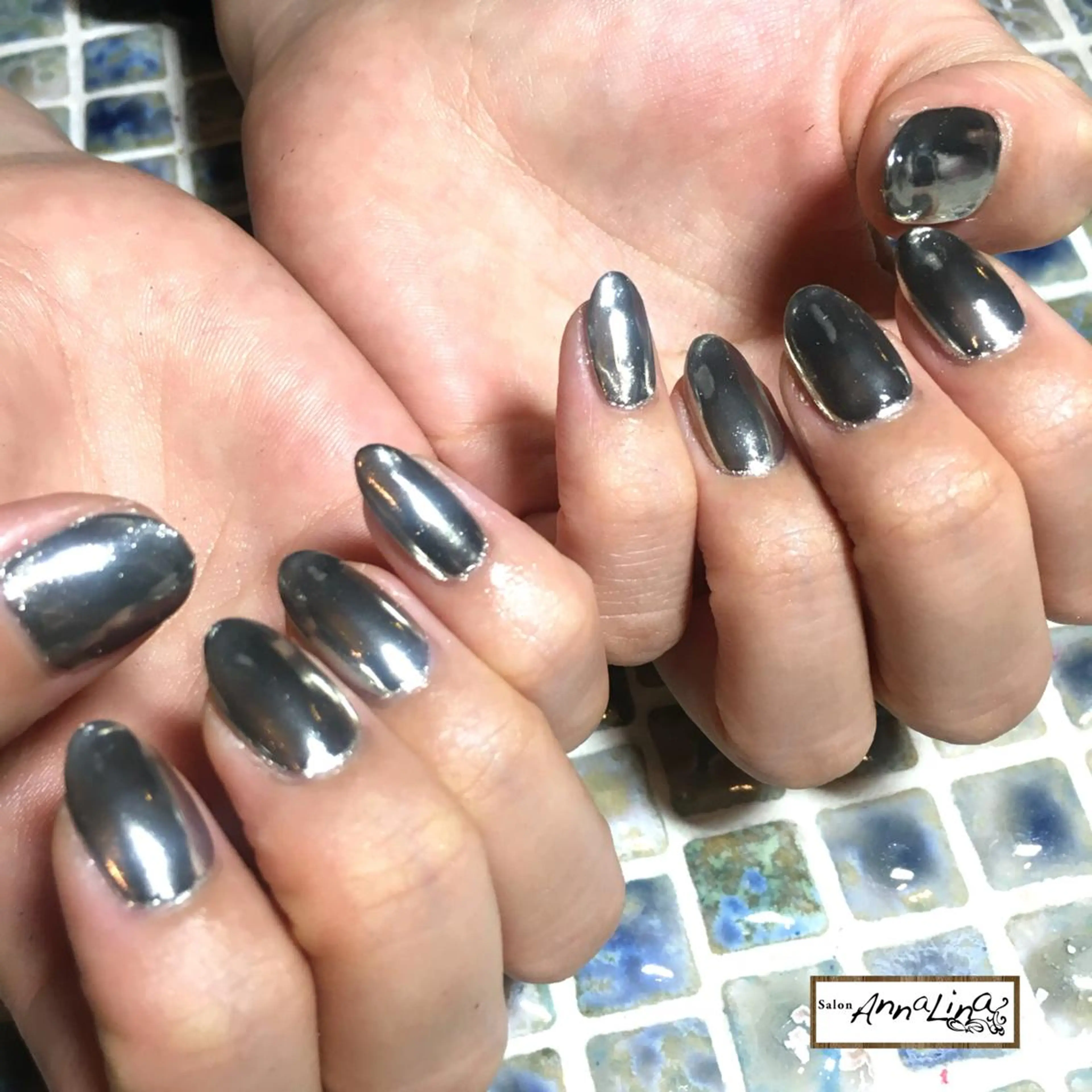 ネイル ミラーネイル シルバー ハンドネイル アトリエ UNICOのネイルデザイン