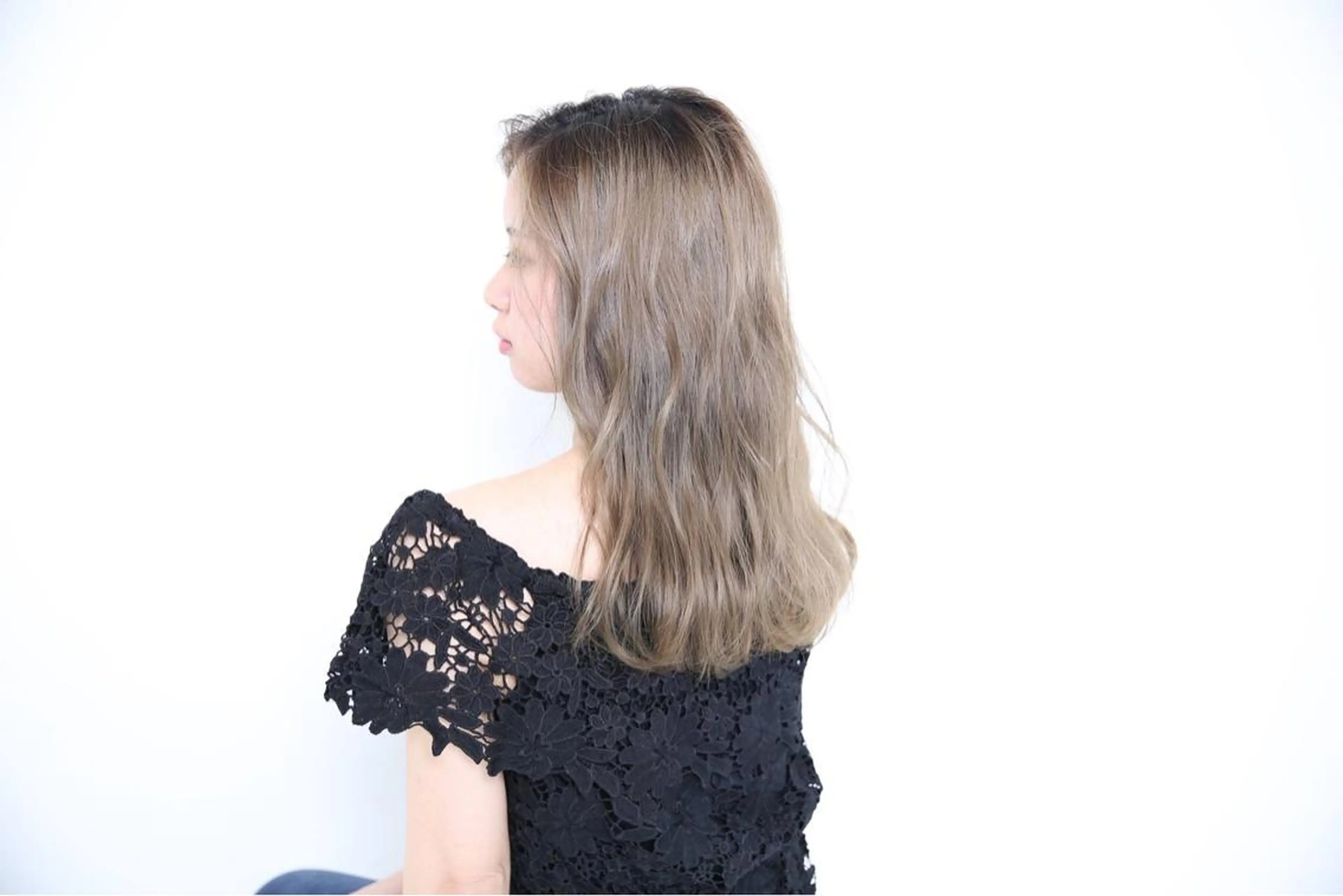 セミロング ブリーチなしダブル/ レイヤーカット 小棹のヘアスタイル