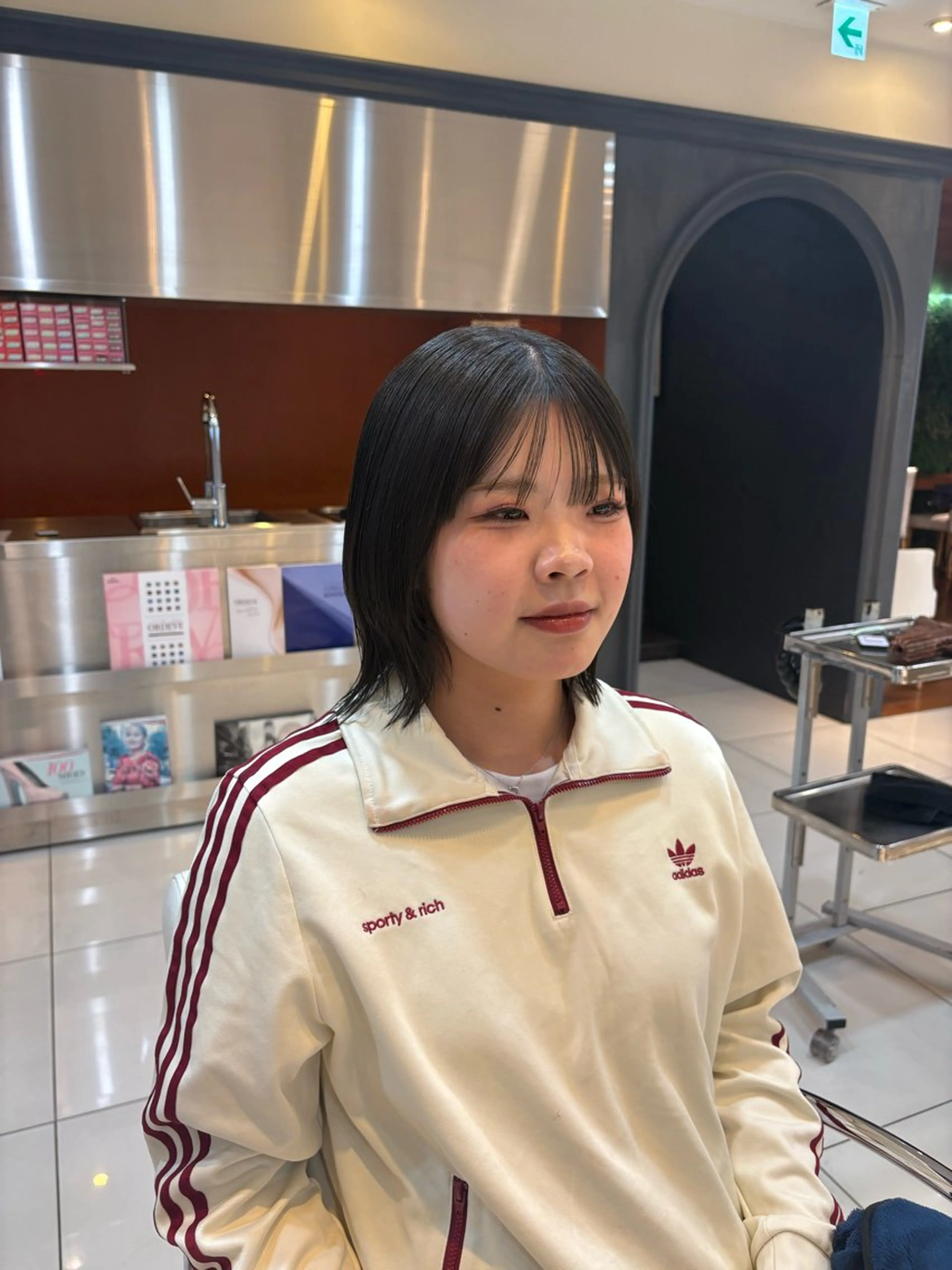 ショート ボブ くびれヘア 坂田 愛彩萌のヘアスタイル