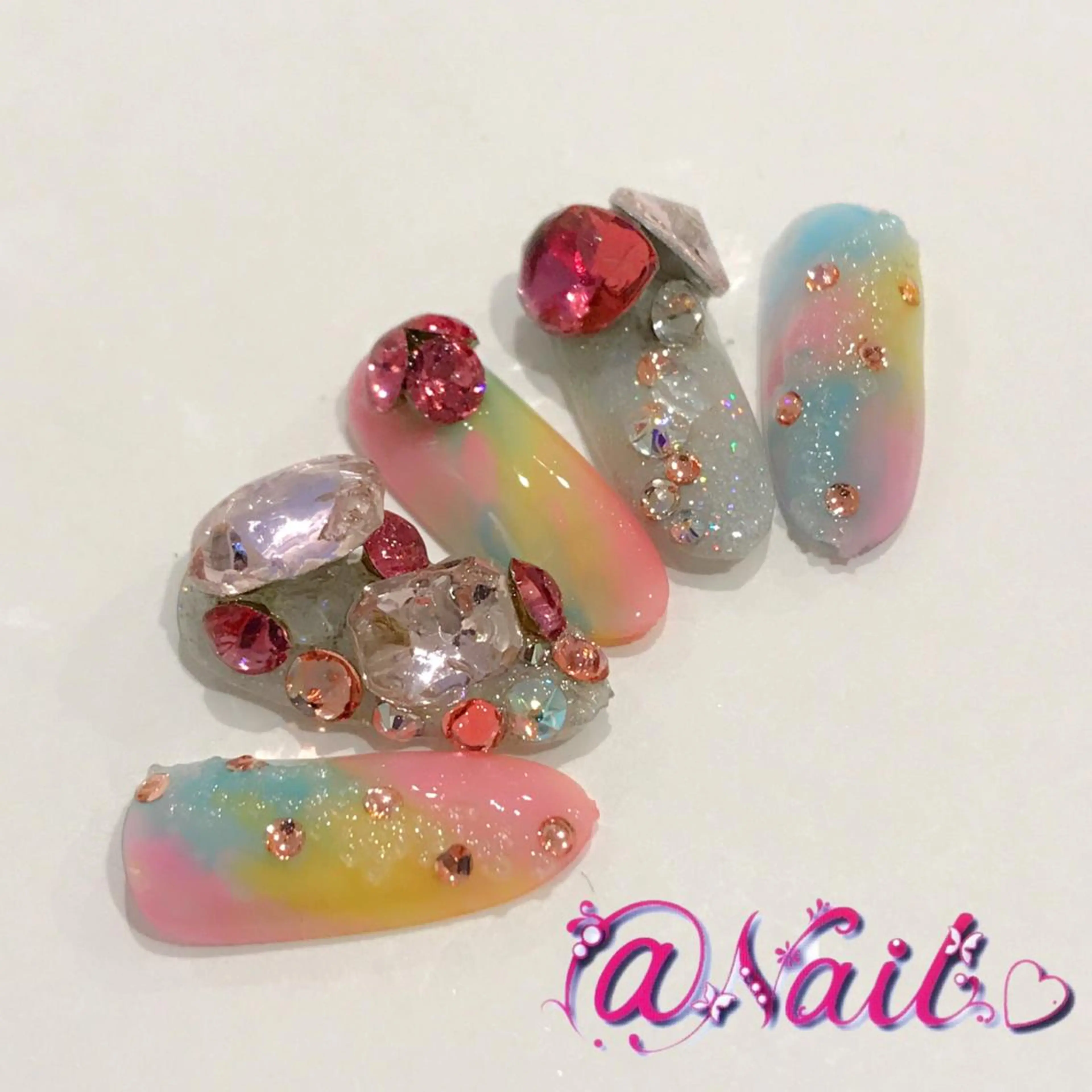 ネイル フットネイル ジェルネイル 持ち込み スカルプネイル 小尾 栞のネイルデザイン