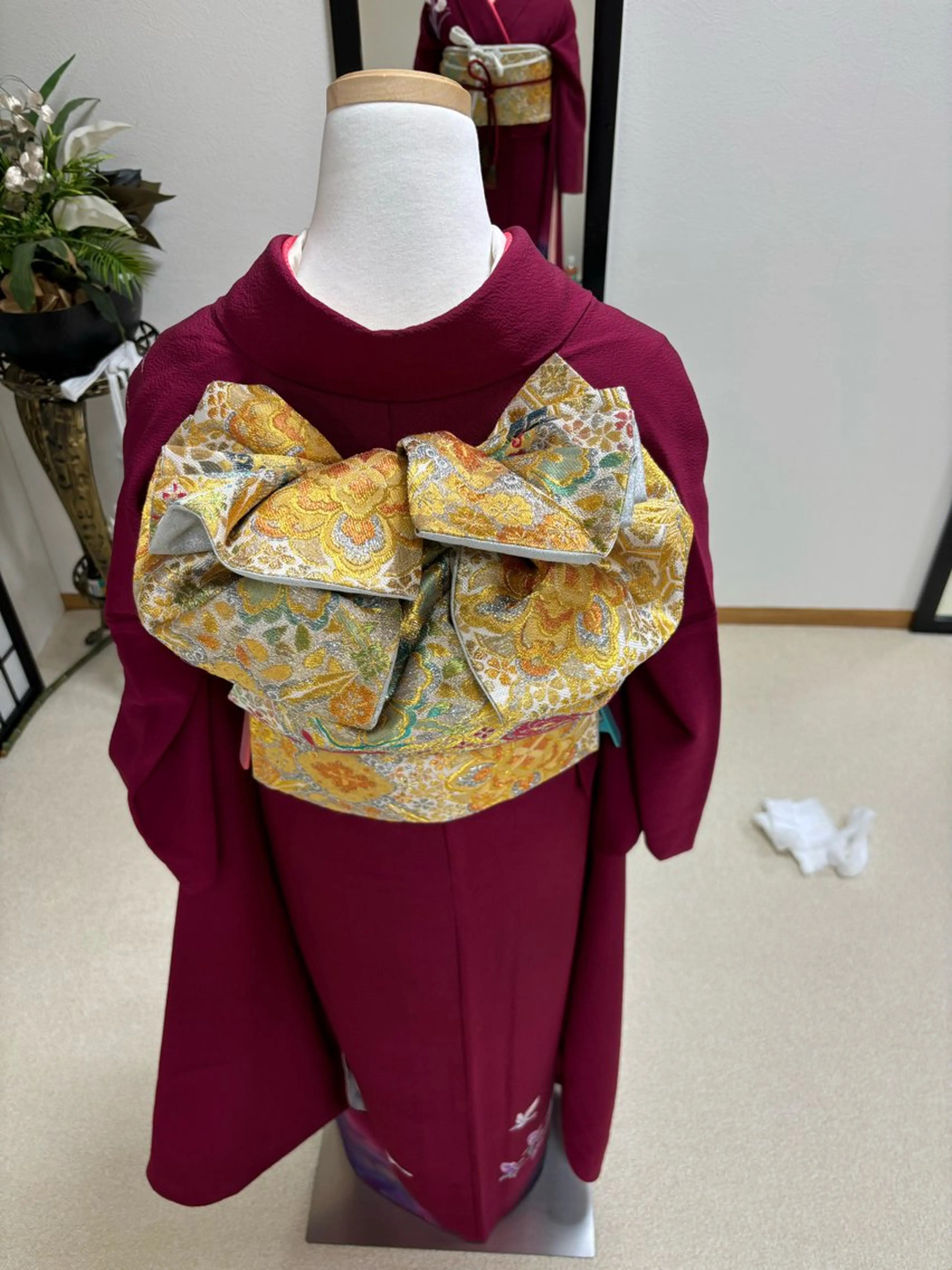 振袖着付け＆ヘアセット　着物から小物類すべてお持ち込みの方に限ります。の写真