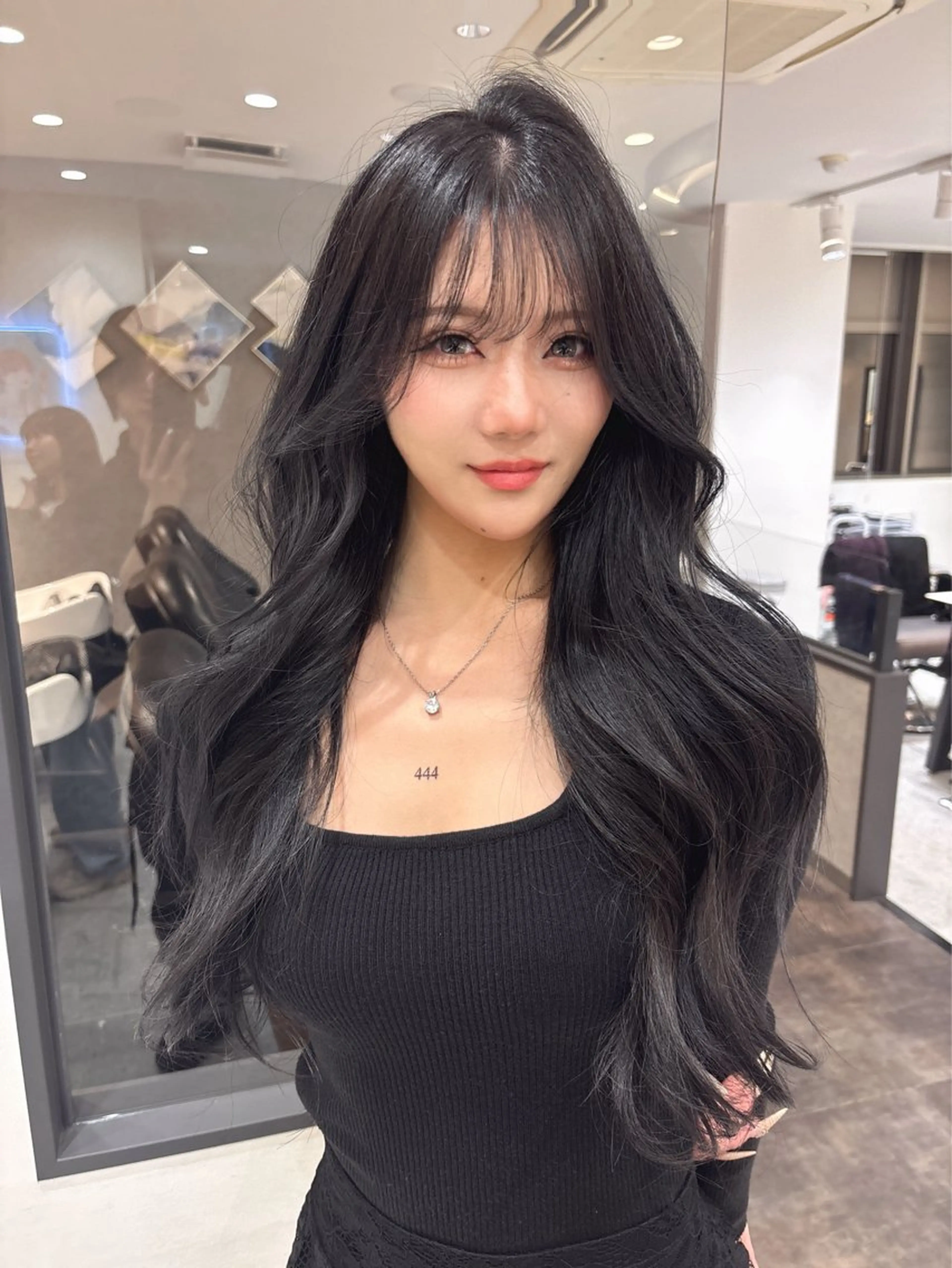 【迷ったらこれ✨️】透明感カラー+⭐️髪質改3stepトリートメント#韓国ヘア#レイヤーカットの写真