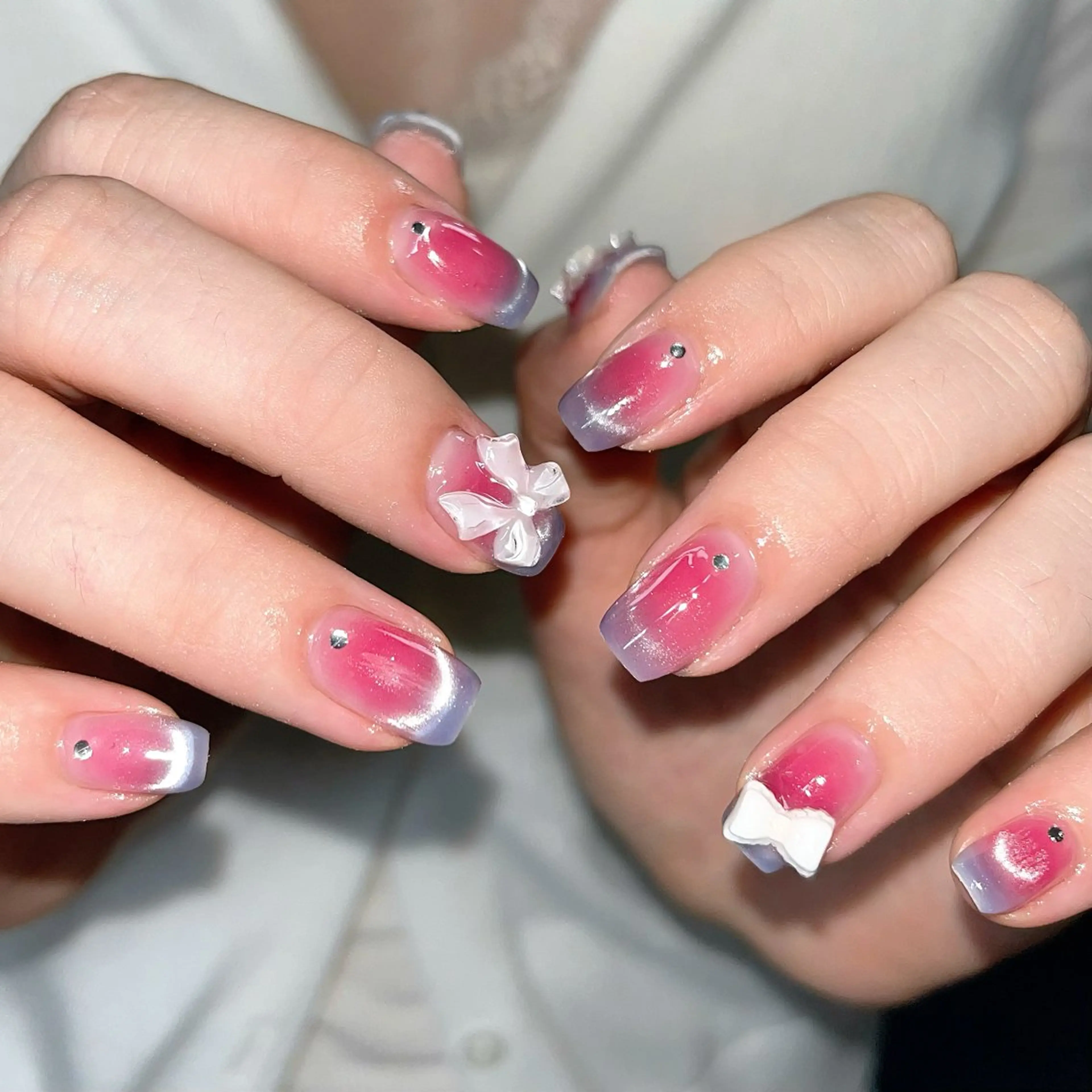 ネイル チークネイル フレンチネイル キラキラネイル マグネットネイル マグネットフレンチ ハンドネイル ハンドケア 🎀NAIL🎀 AI🪄︎︎◝✩のネイルデザイン