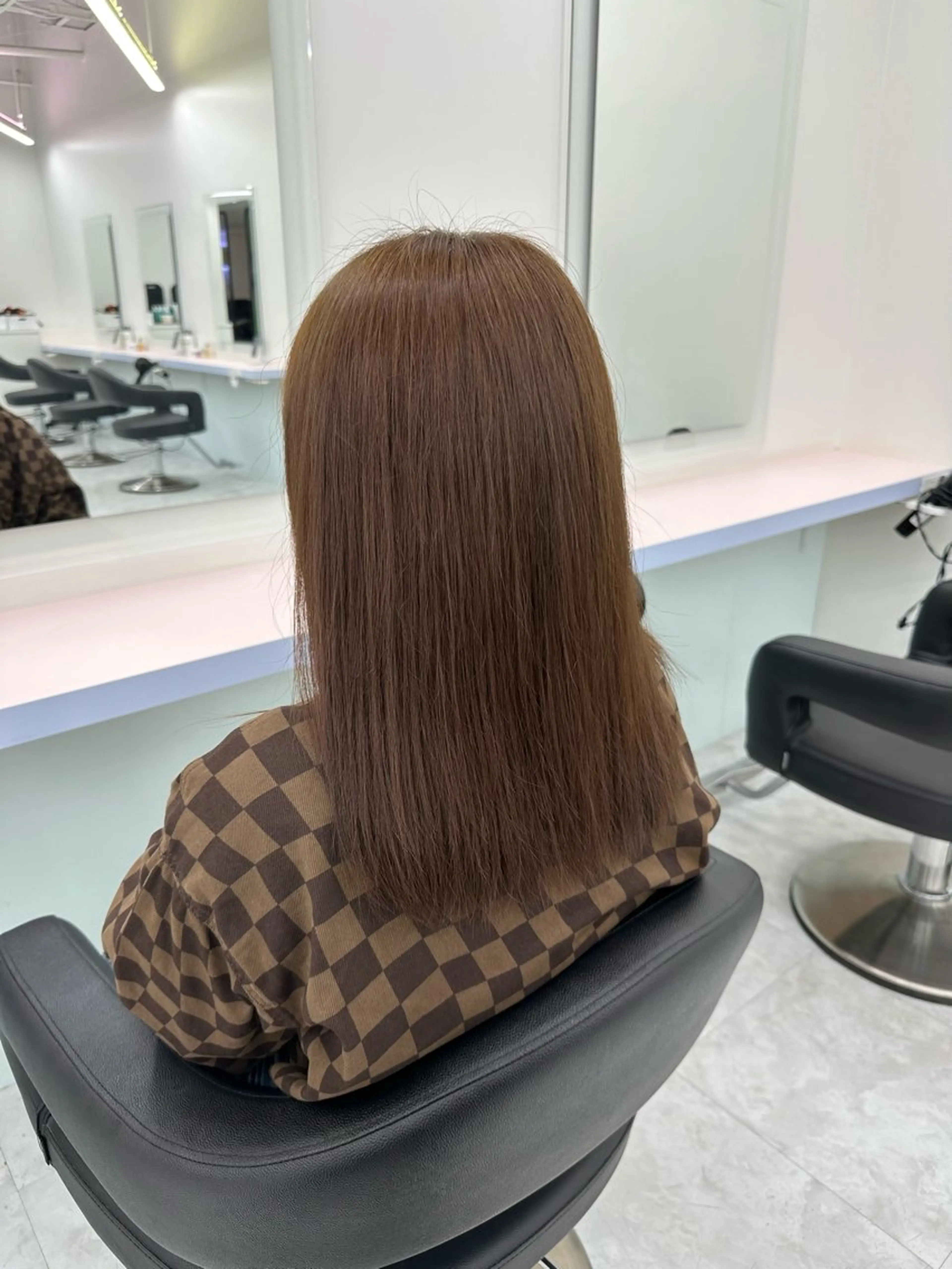 セミロング カラー ヘアカラー トリートメント 🫧ハイトーン🫧 ベージュ🫧徹哉のヘアスタイル