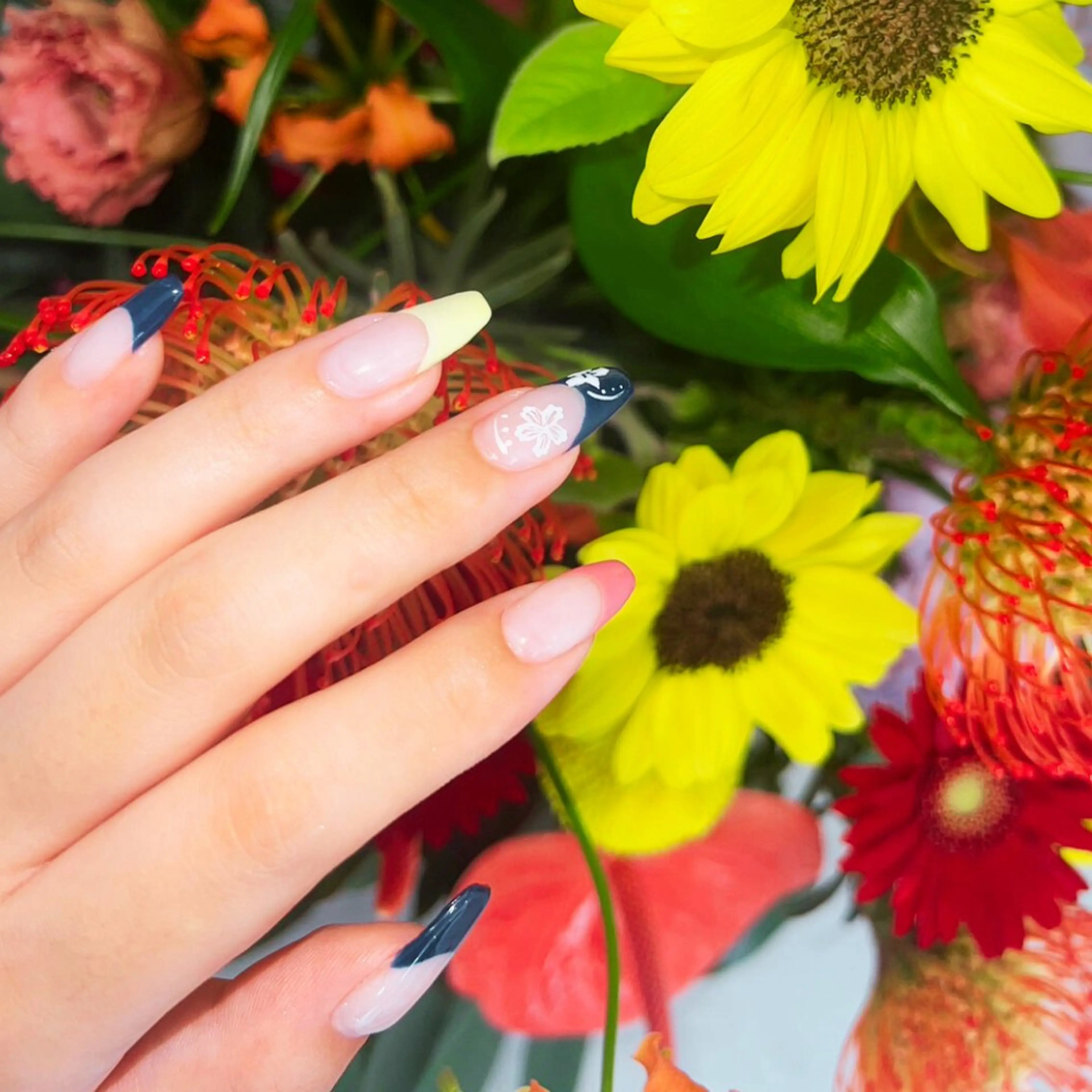 ネイル フレンチネイル ワンカラーネイル ハンドネイル フットネイル Nail Salon Lindaのネイルデザイン