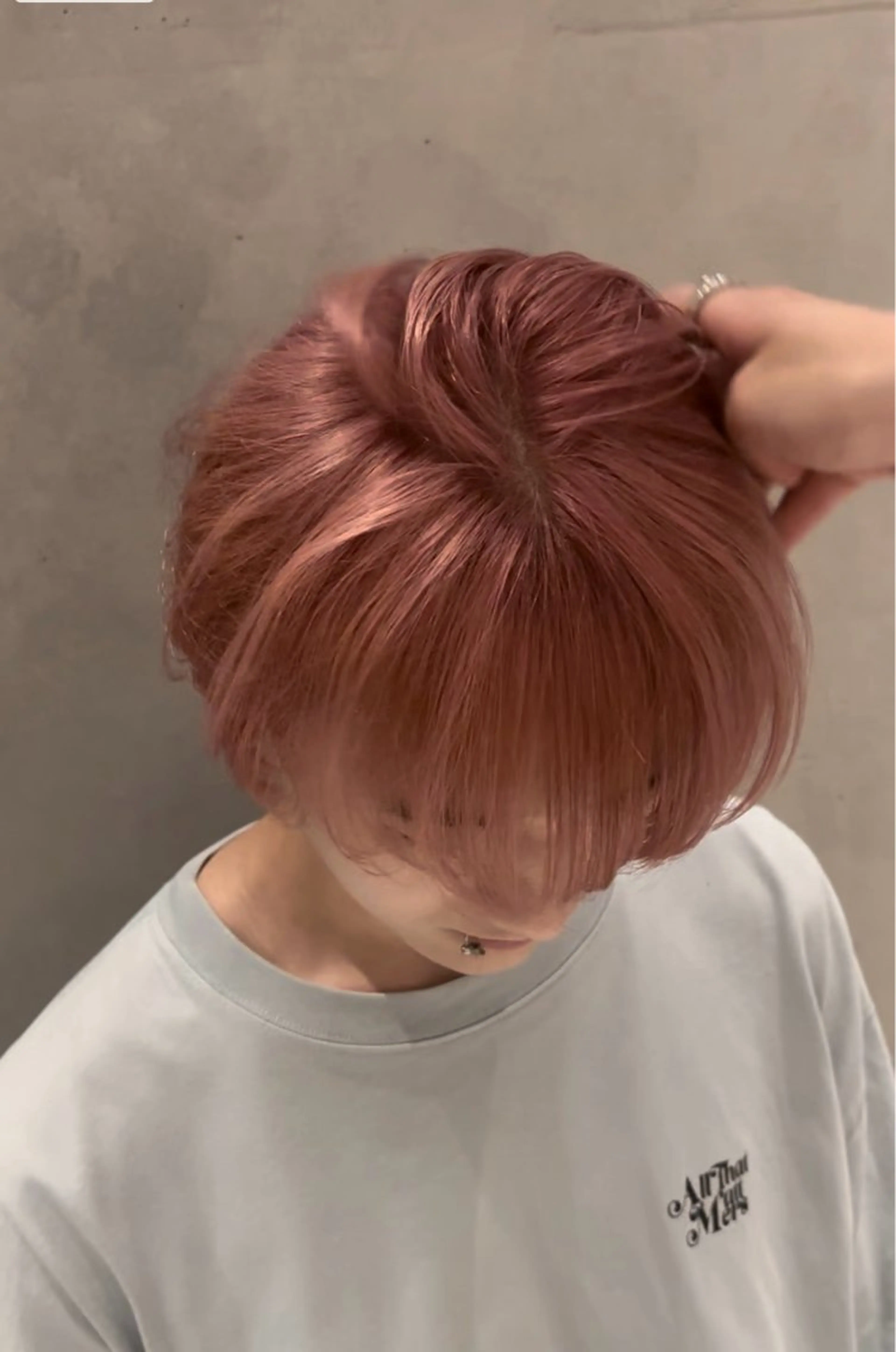 カラー メンズ メンズブリーチ メンズハイトーン ブリーチ ハイトーンカラー ピンクカラー 落ちる黒 森崎雄斗のヘアスタイル