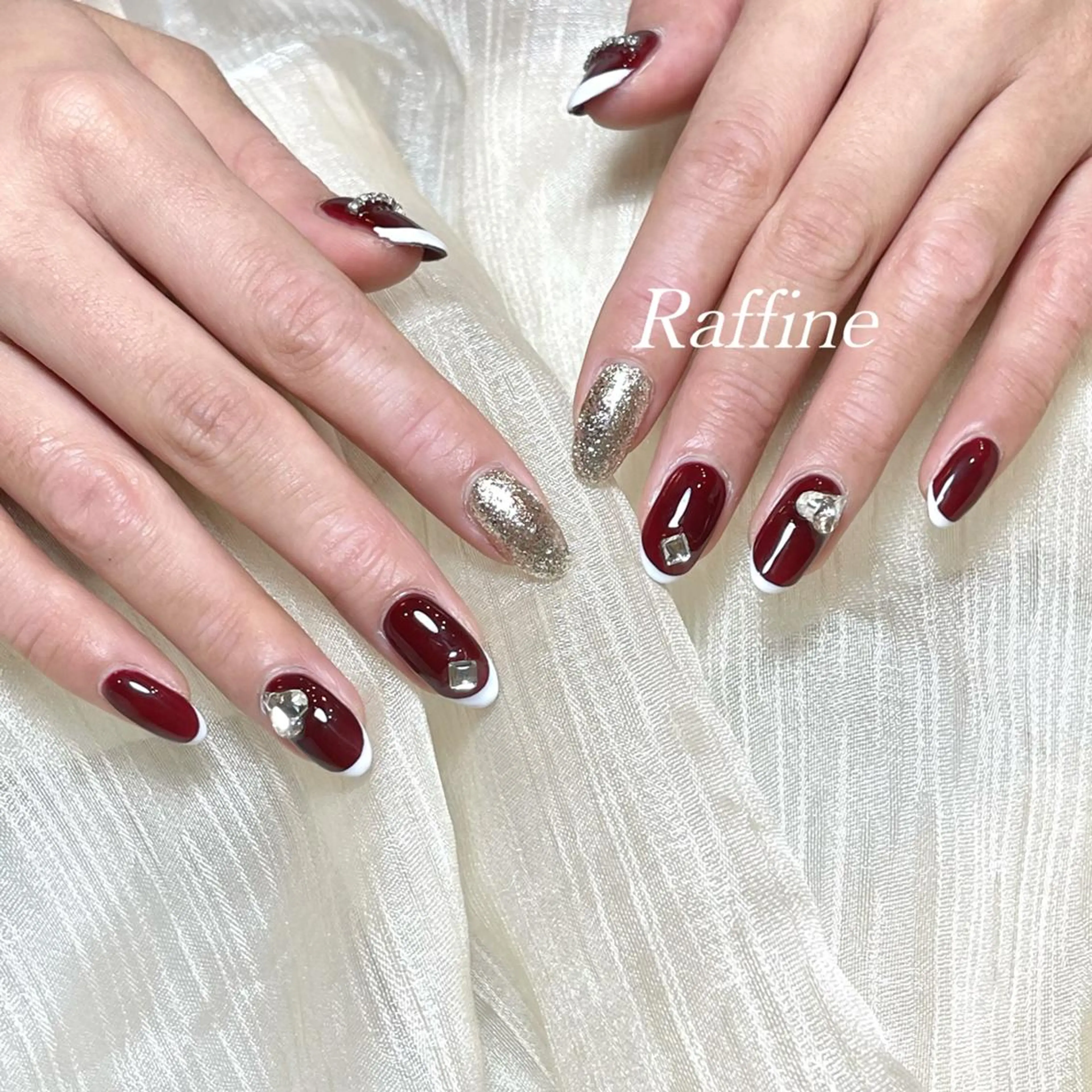 ネイル ハンドネイル RAFFINE 月🦋🩵のネイルデザイン