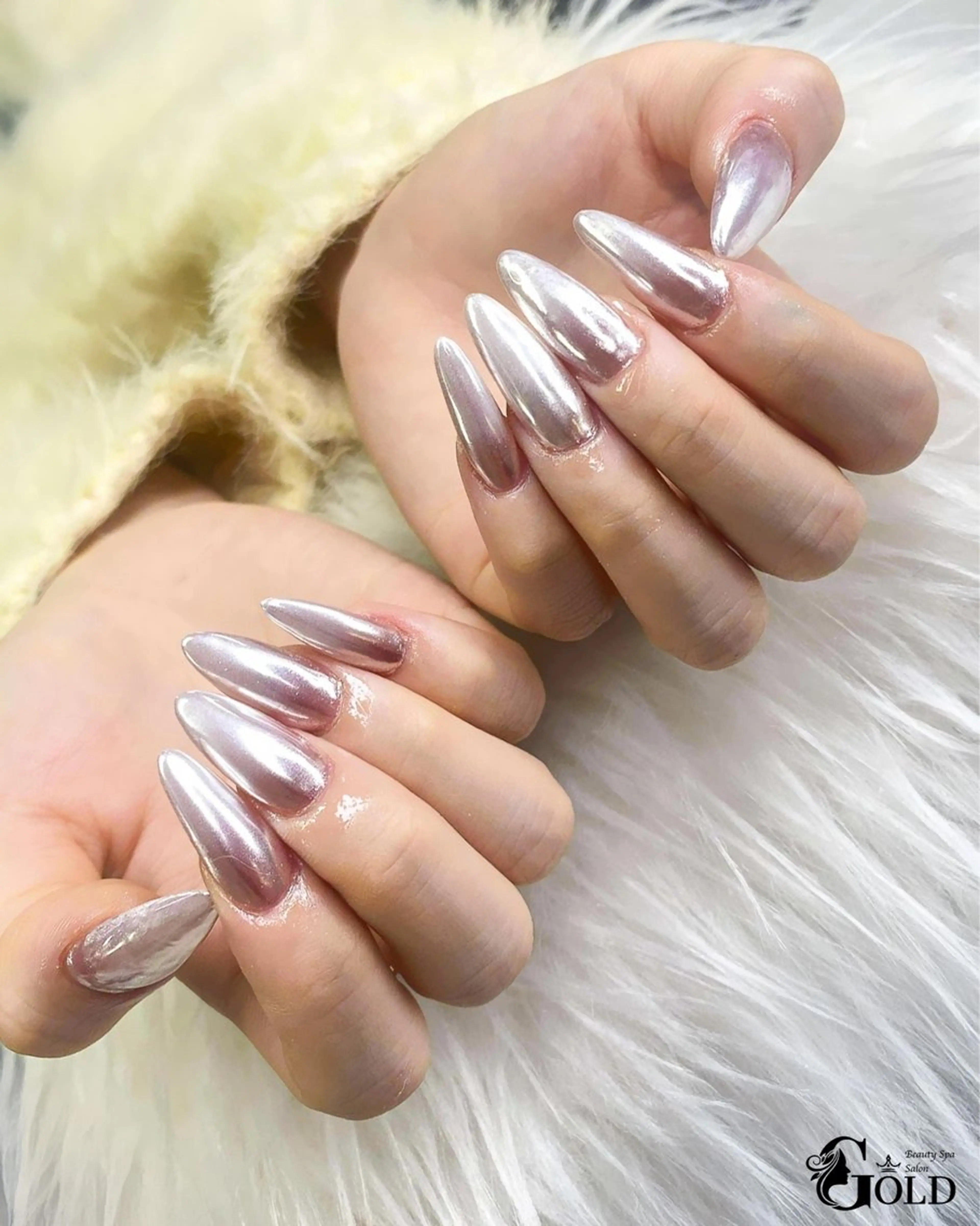 ネイル salon GOLD フォンのネイルデザイン