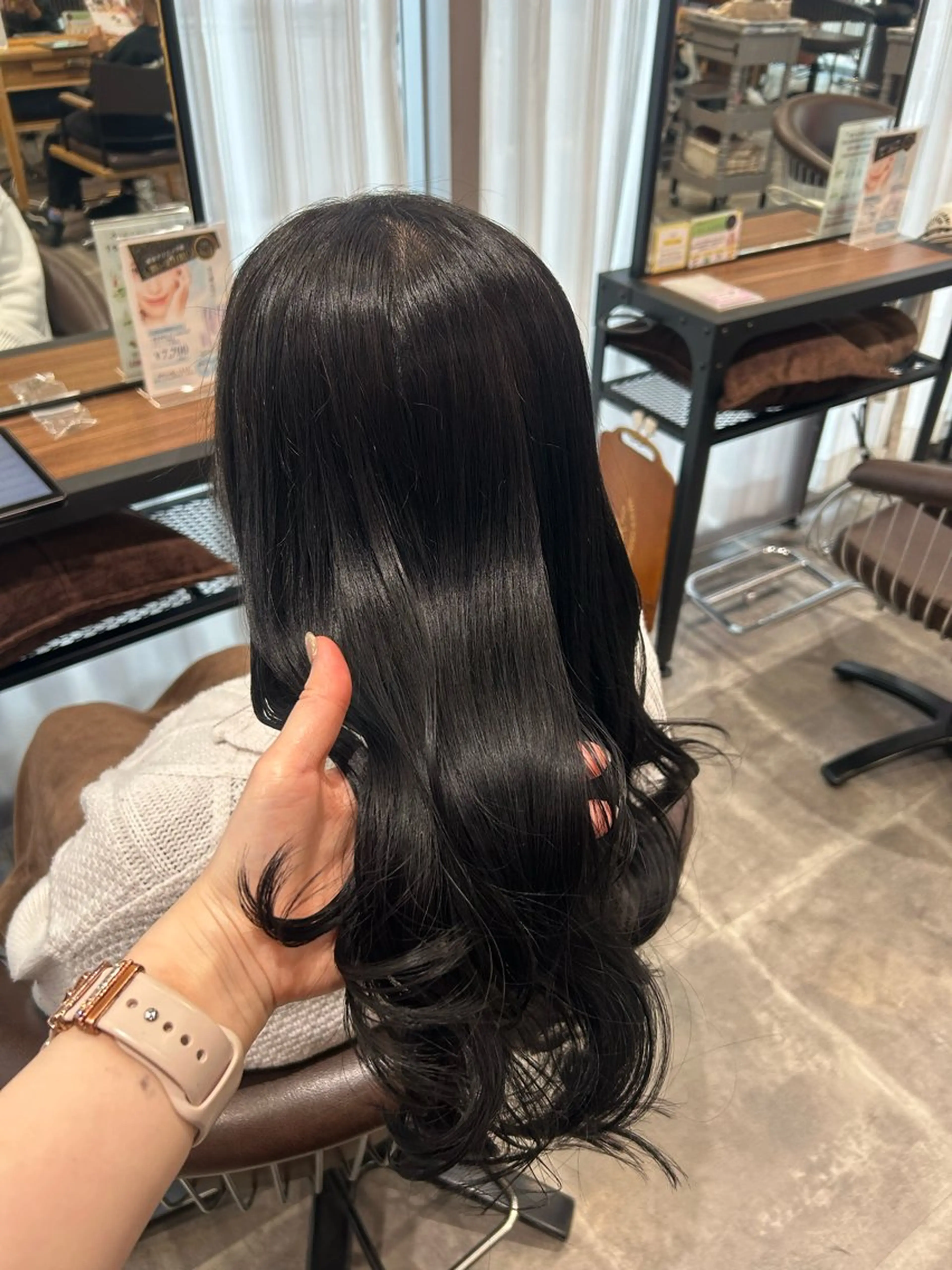 ロング ヘアカラー 梅田 ショートヘア パーマモデル募集のヘアスタイル