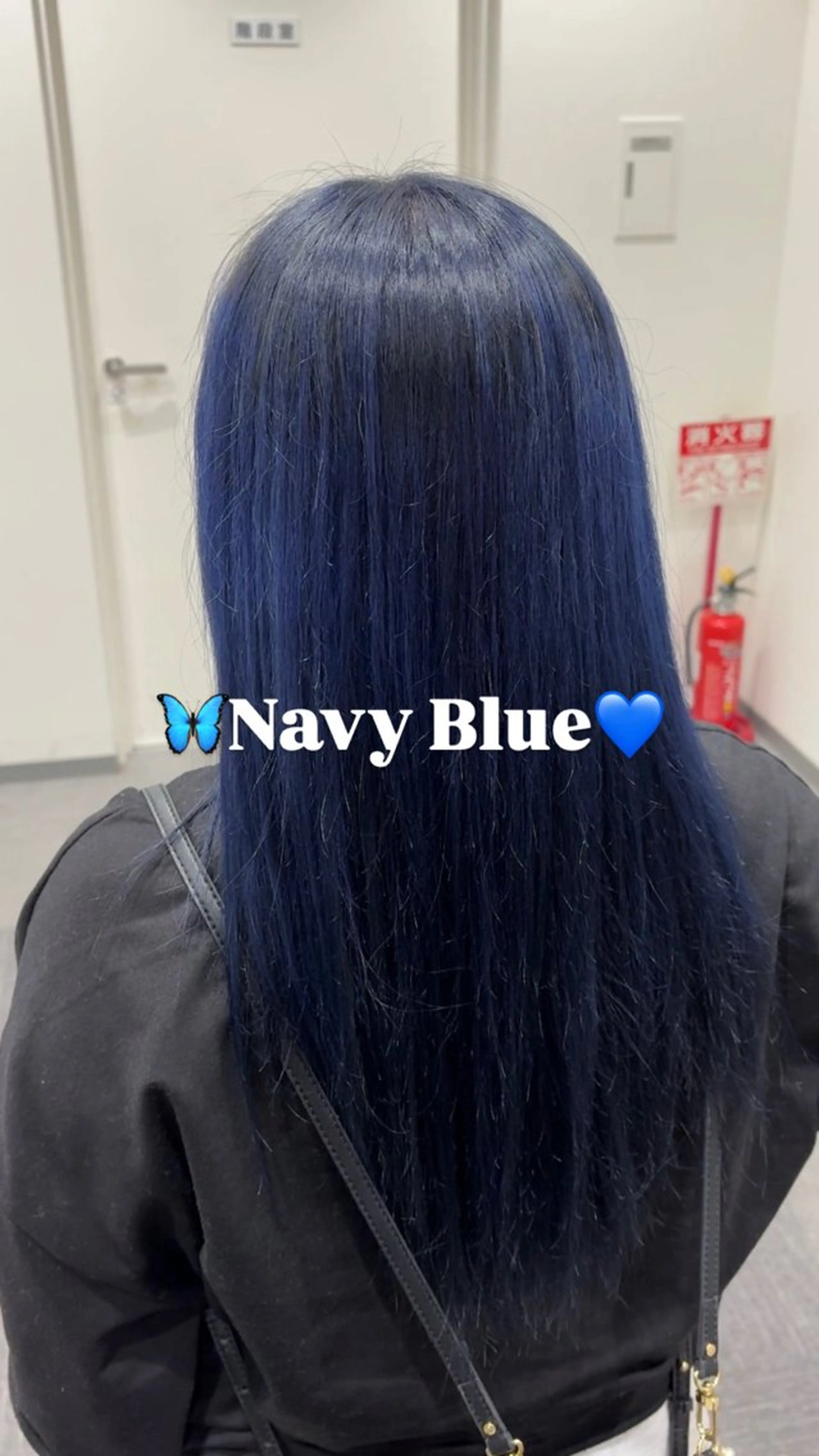 カラー ブルーカラー ネイビーカラー ヘアカラー 榊原 あいなのヘアスタイル