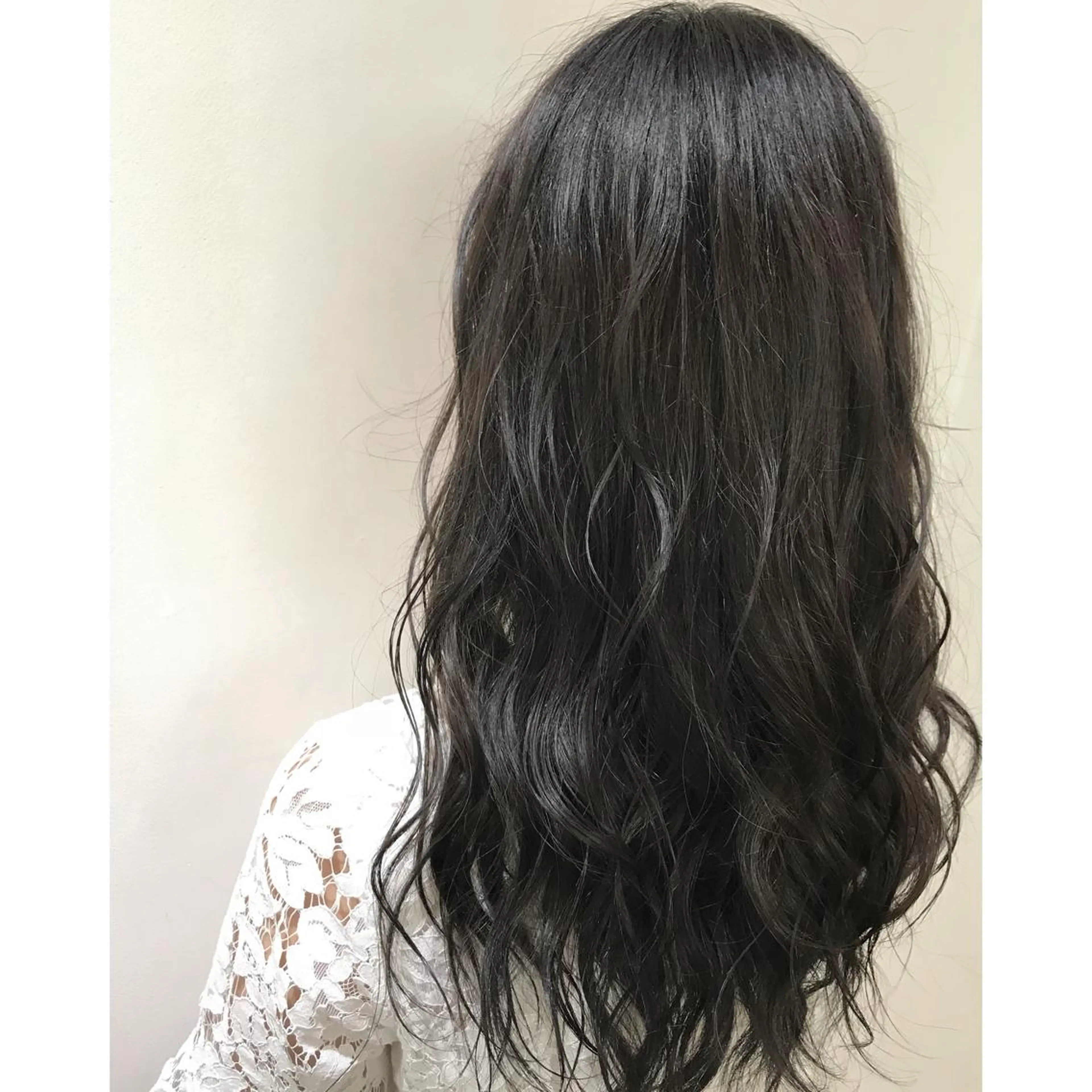 ロング カラー アディクシーカラー アッシュ ブリーチ ハイライトカラー ハイライト 坂西 春果のマツエク・マツパデザイン