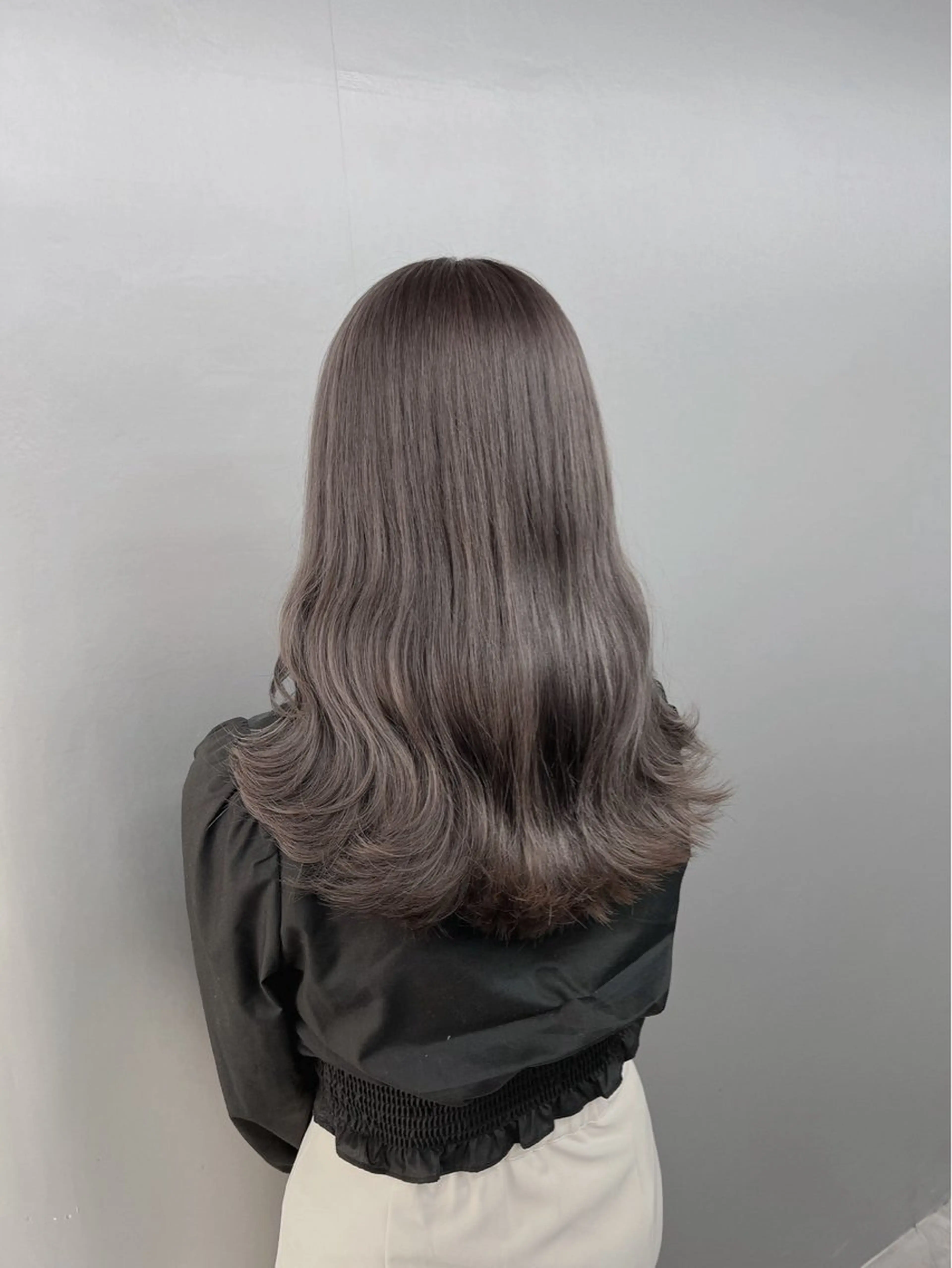 ミディアム ヘアカラー ベージュ/グレージュ 🧸あやか/表参道のヘアスタイル